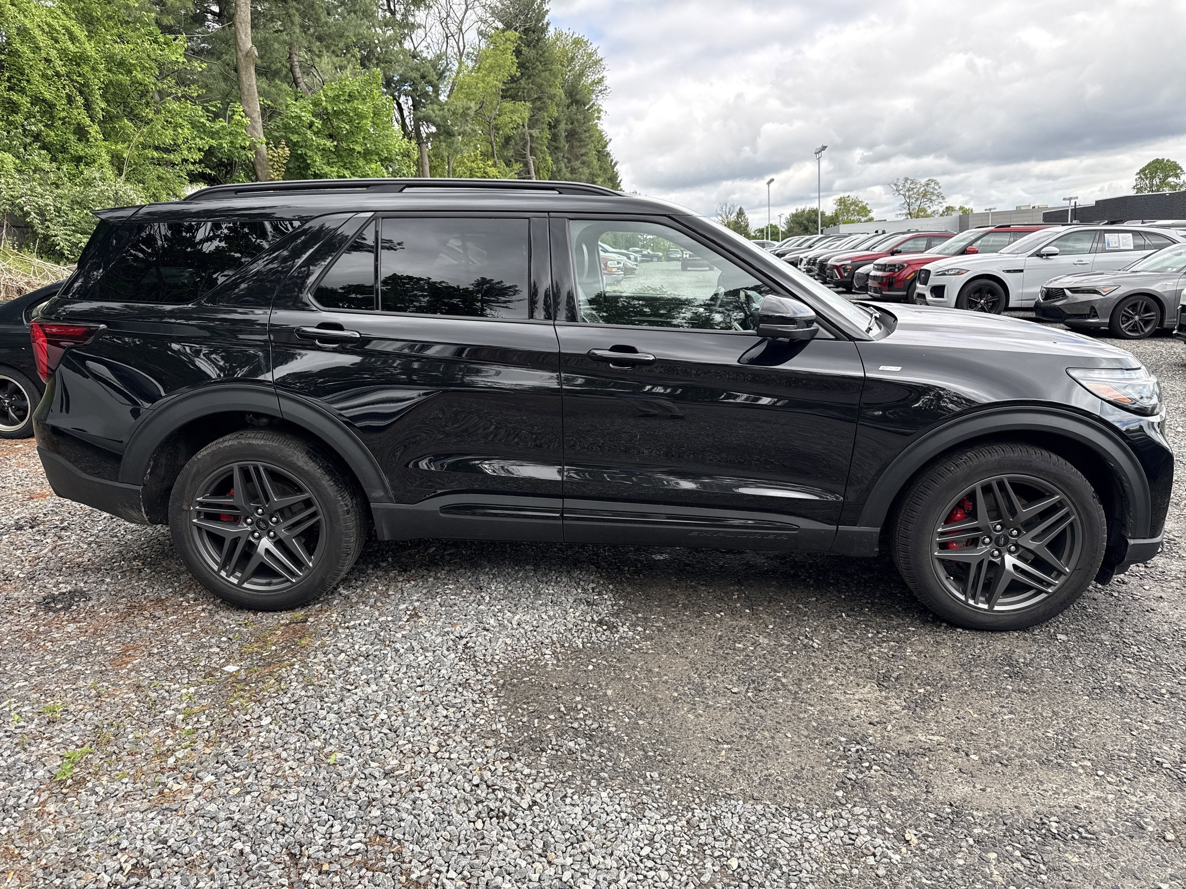 2025 Ford Explorer ST-Line