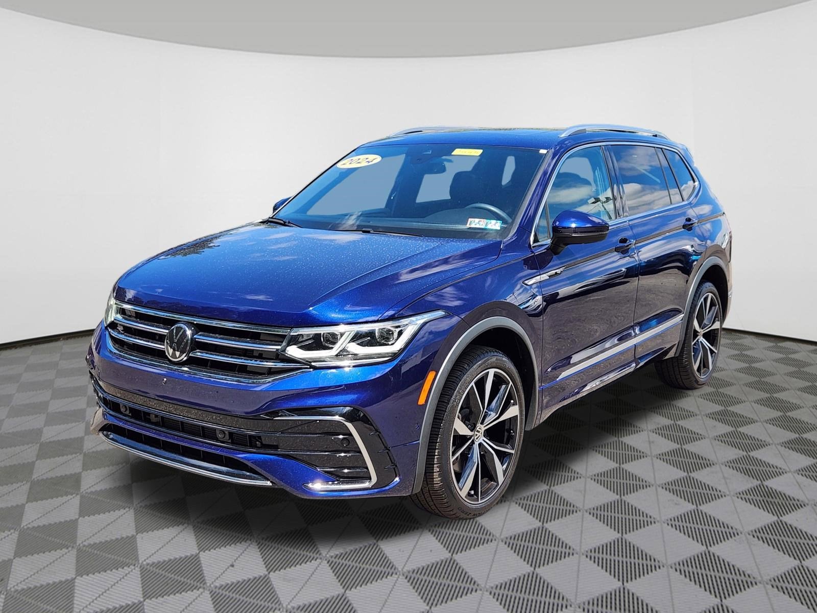 2024 Volkswagen Tiguan SEL R-Line