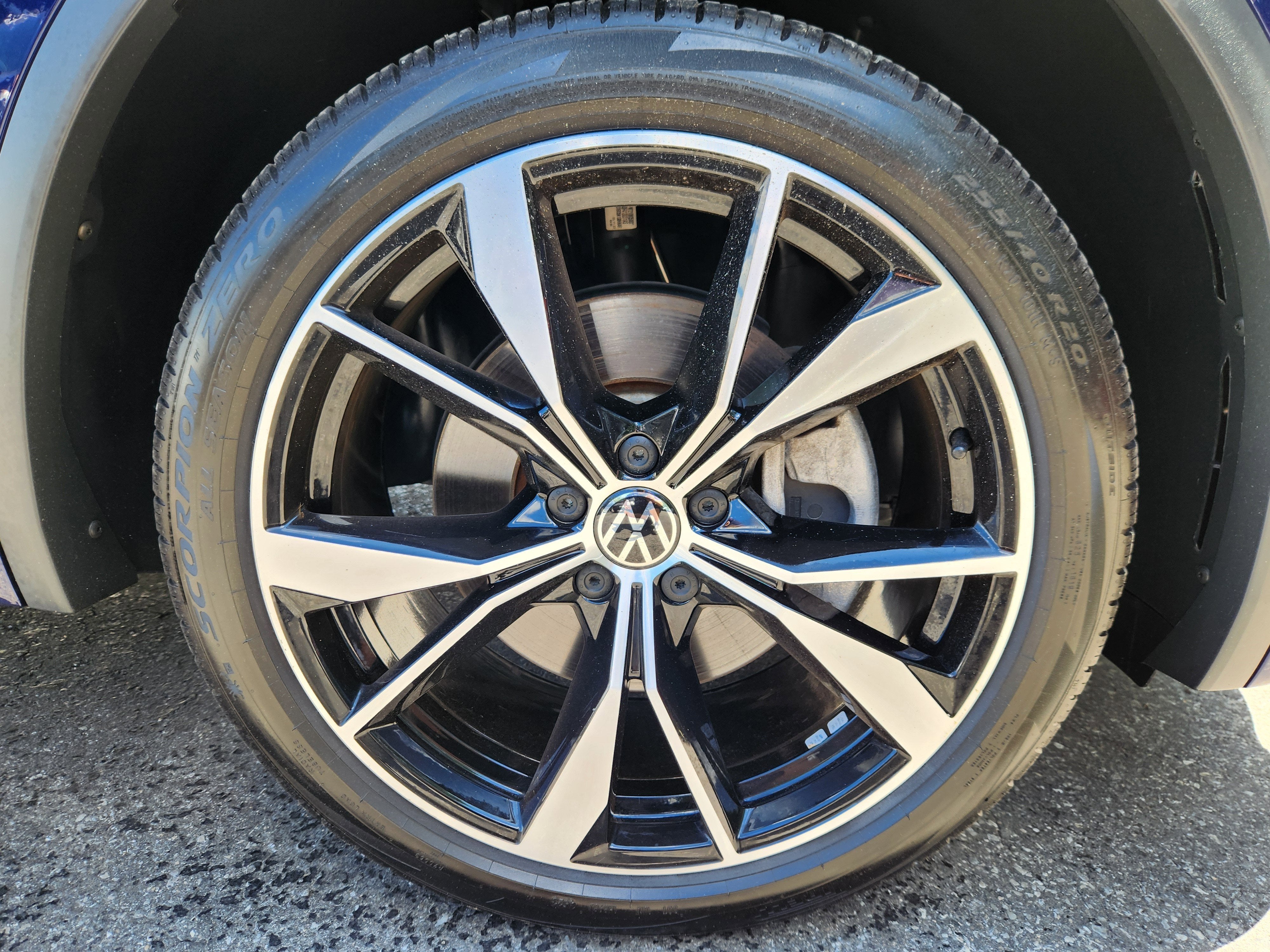 2024 Volkswagen Tiguan SEL R-Line