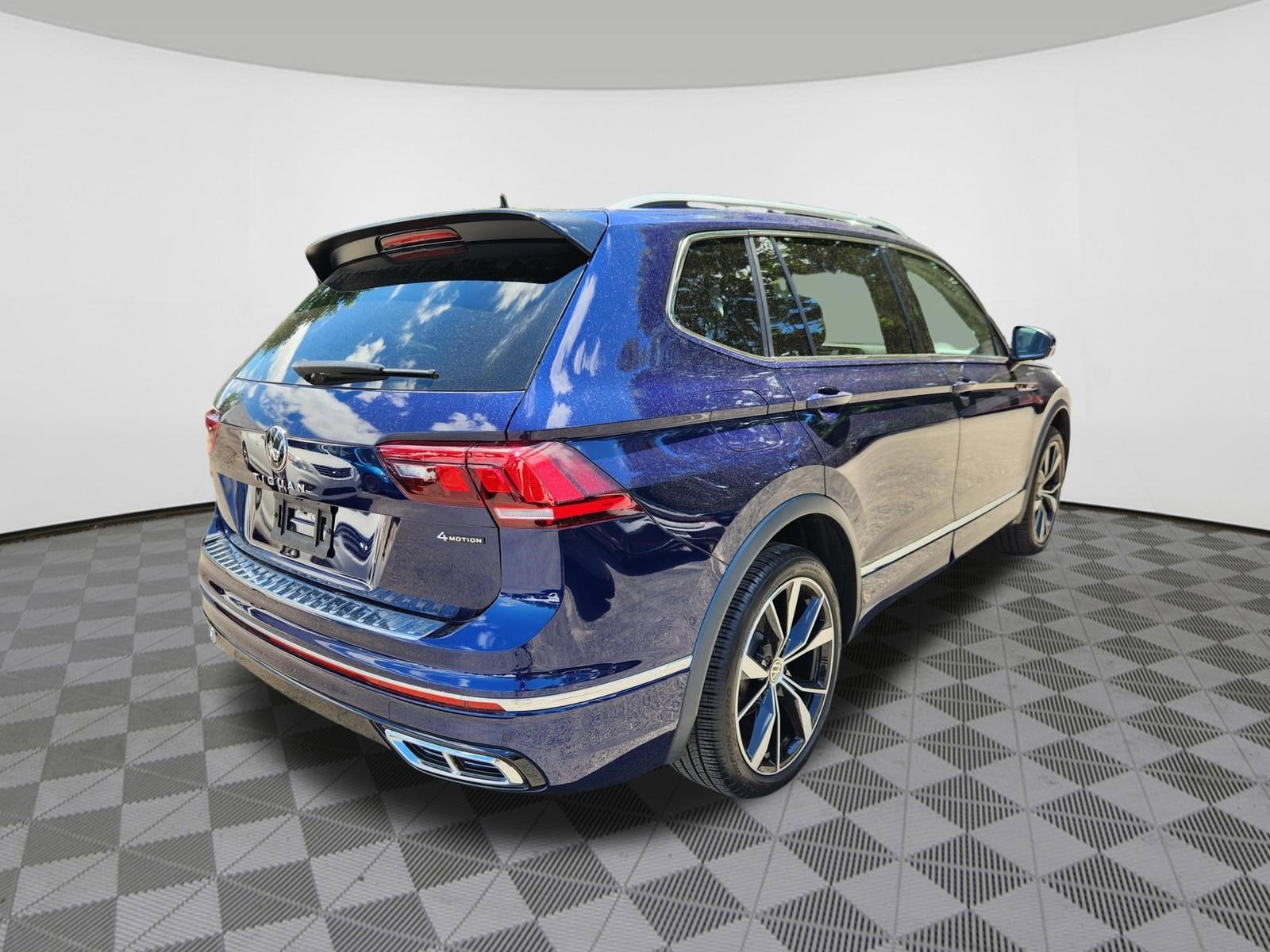 2024 Volkswagen Tiguan SEL R-Line