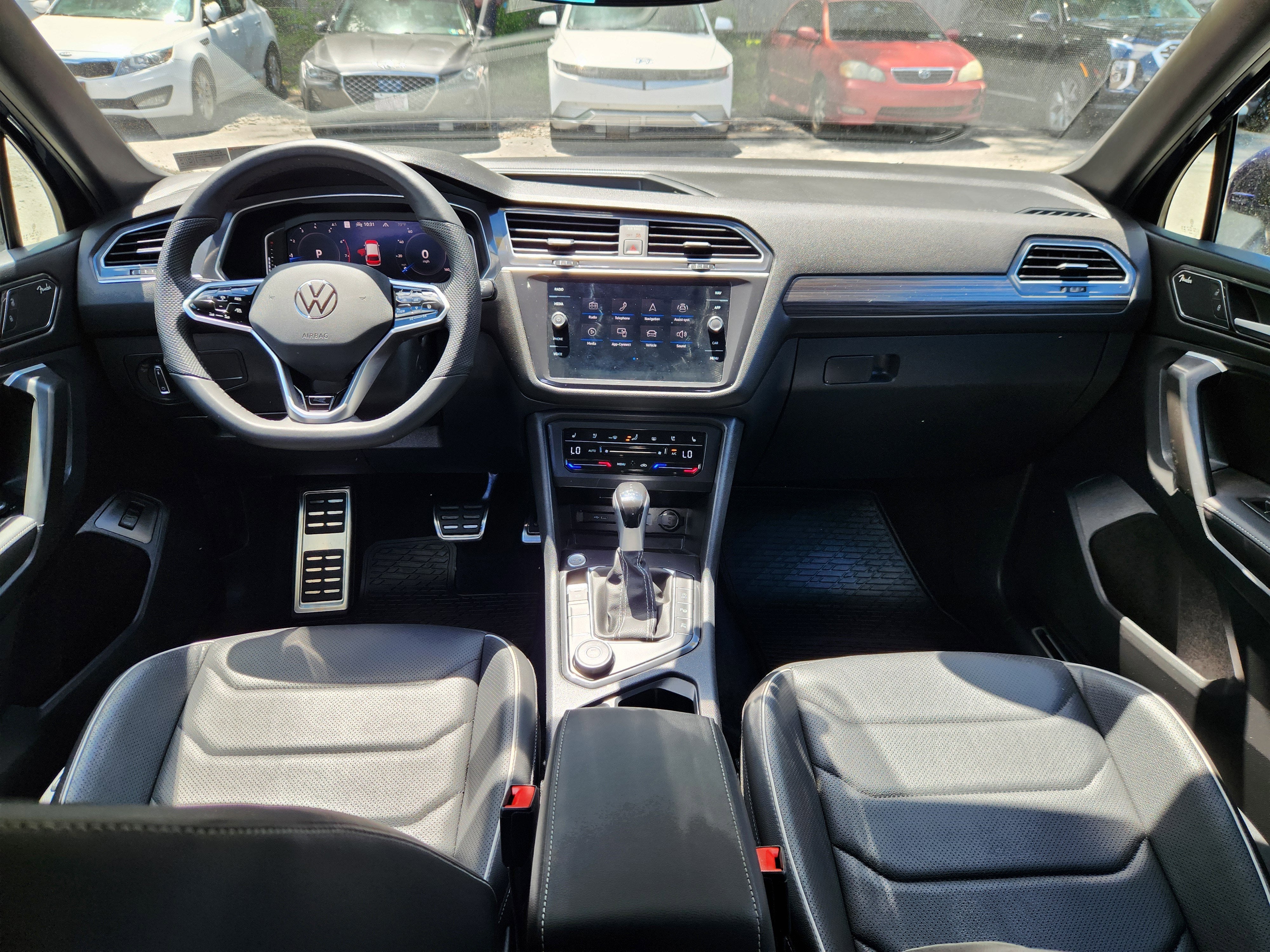 2024 Volkswagen Tiguan SEL R-Line
