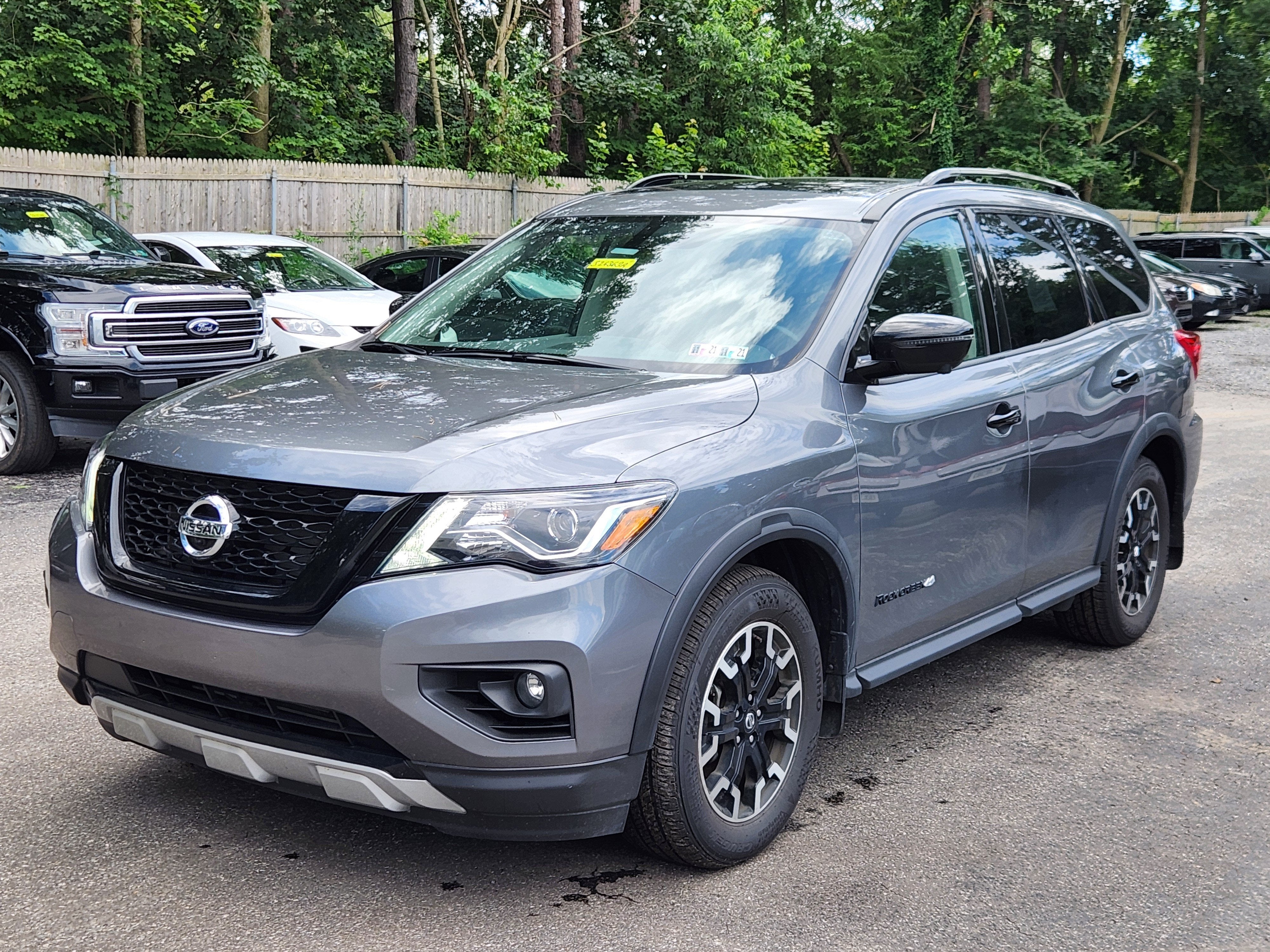 2020 Nissan Pathfinder SL