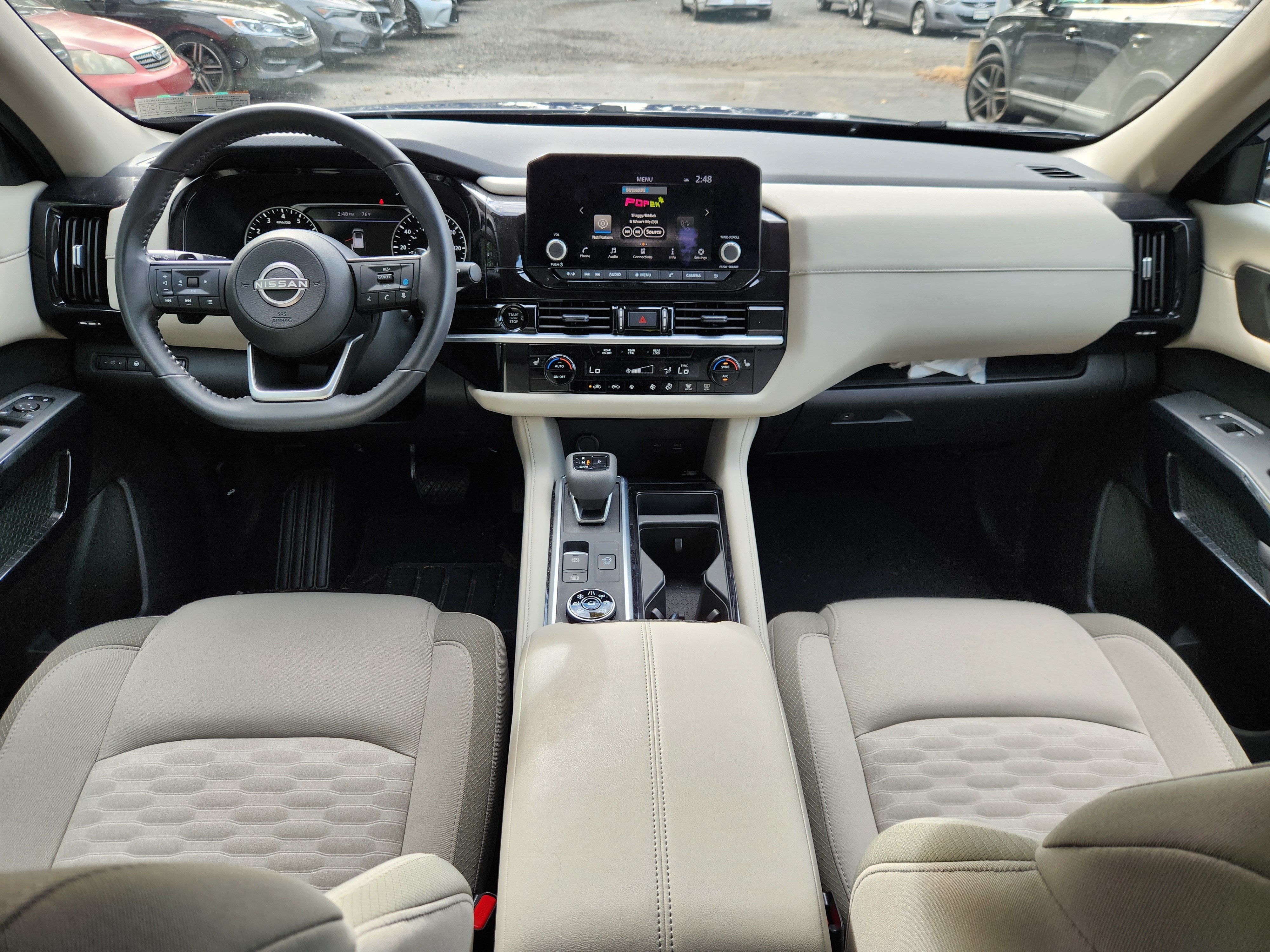 2025 Nissan Pathfinder SV
