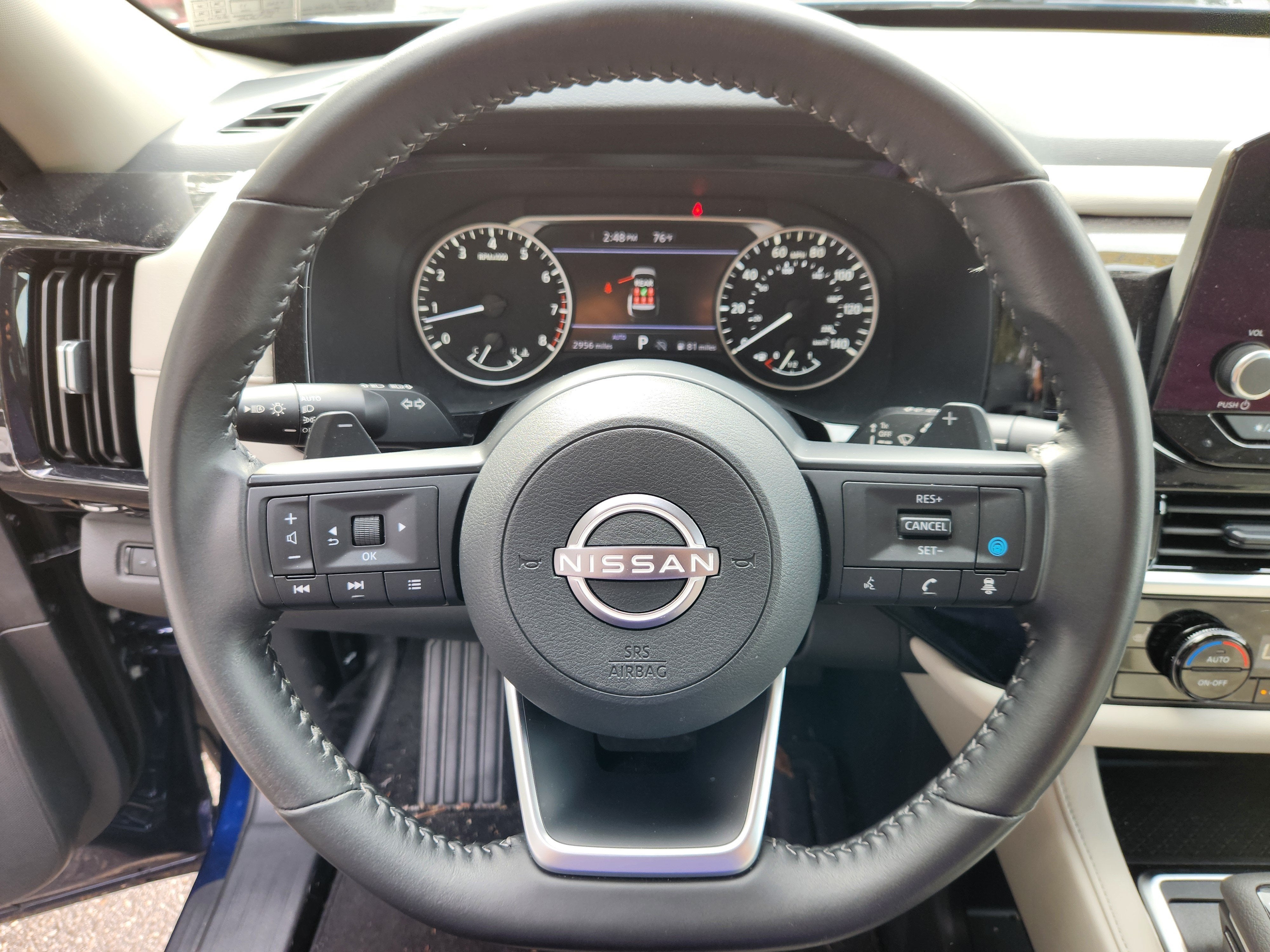 2025 Nissan Pathfinder SV