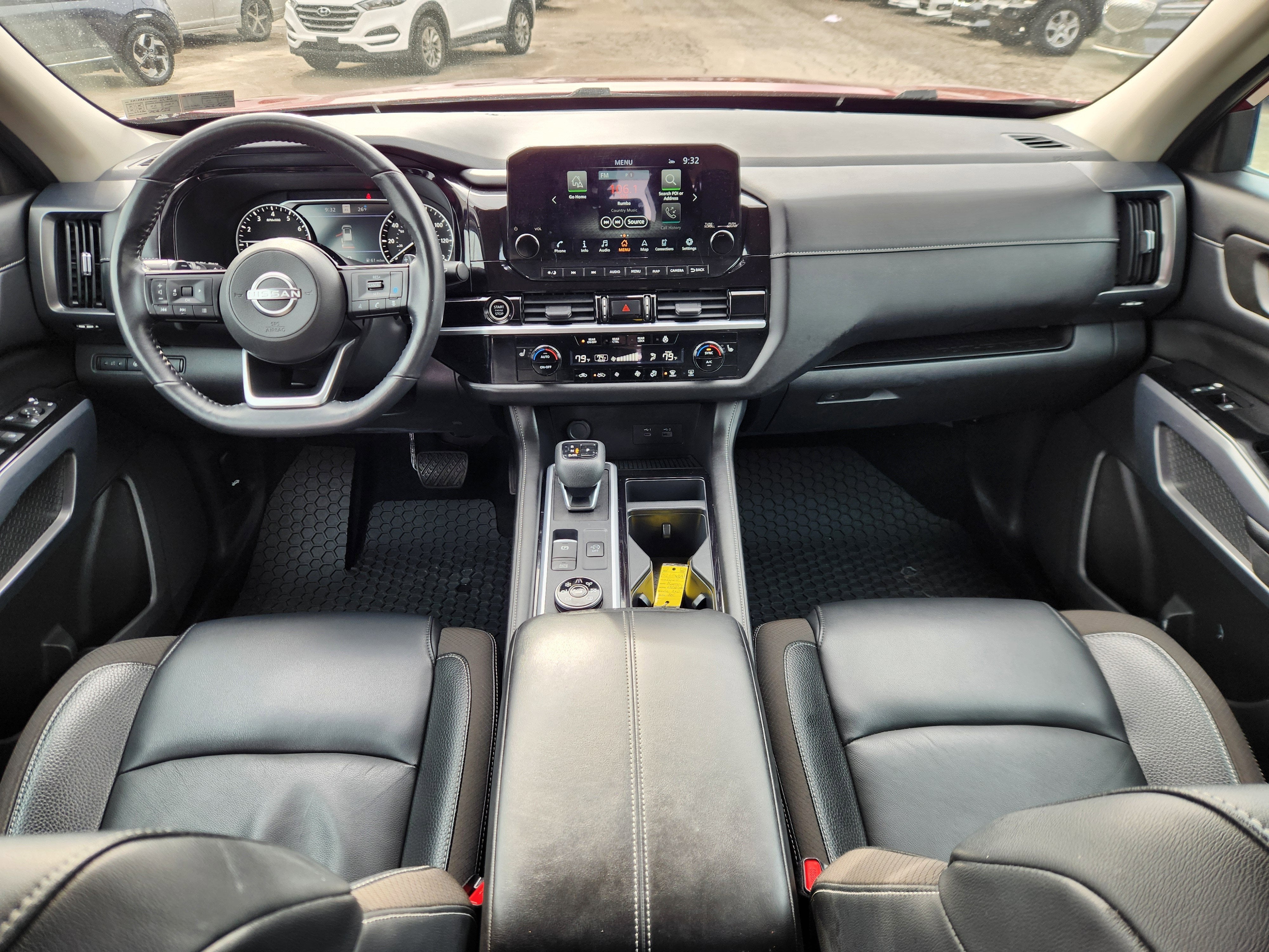 2022 Nissan Pathfinder SL