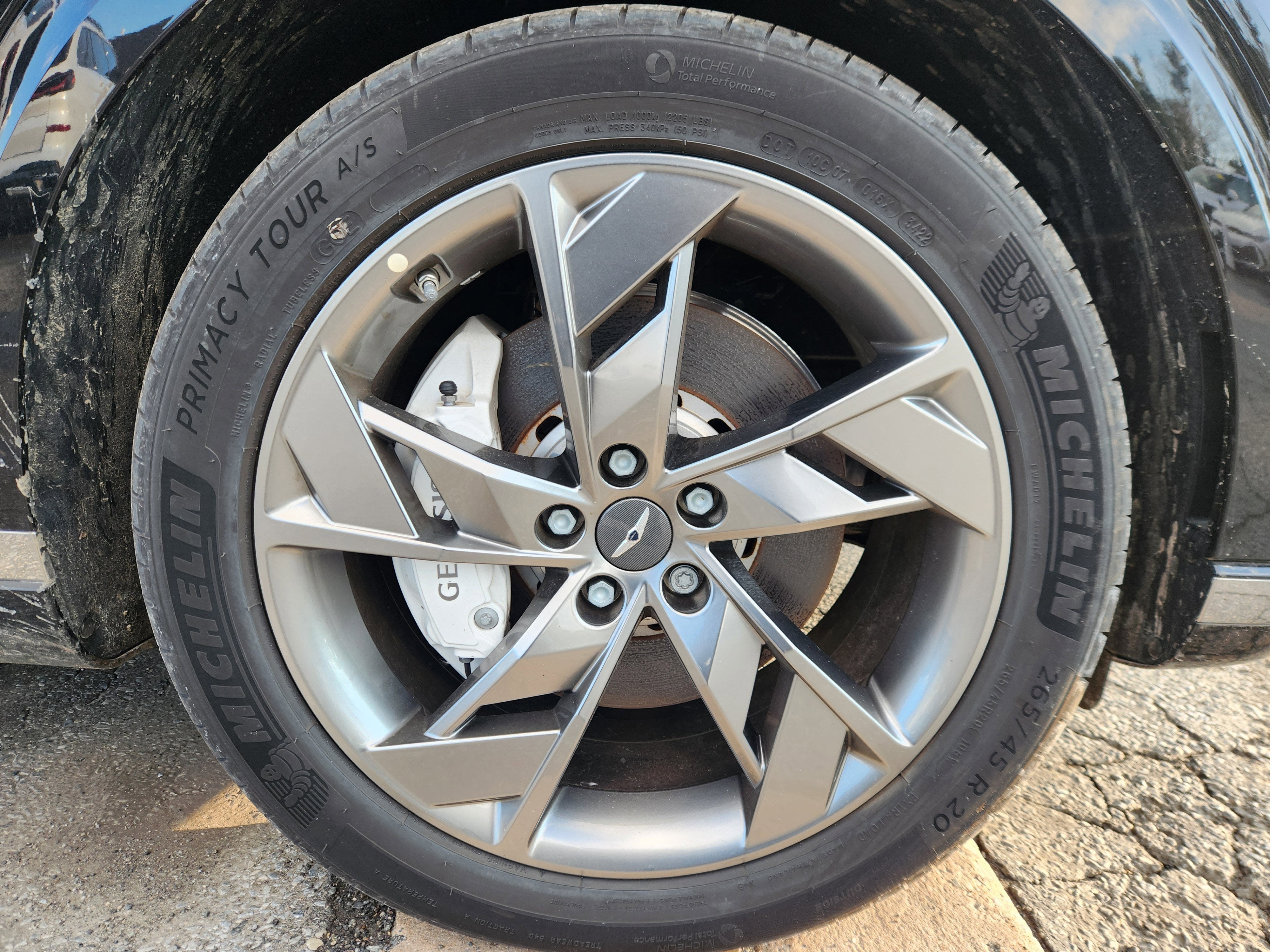 2025 Genesis Electrified GV70 Advanced