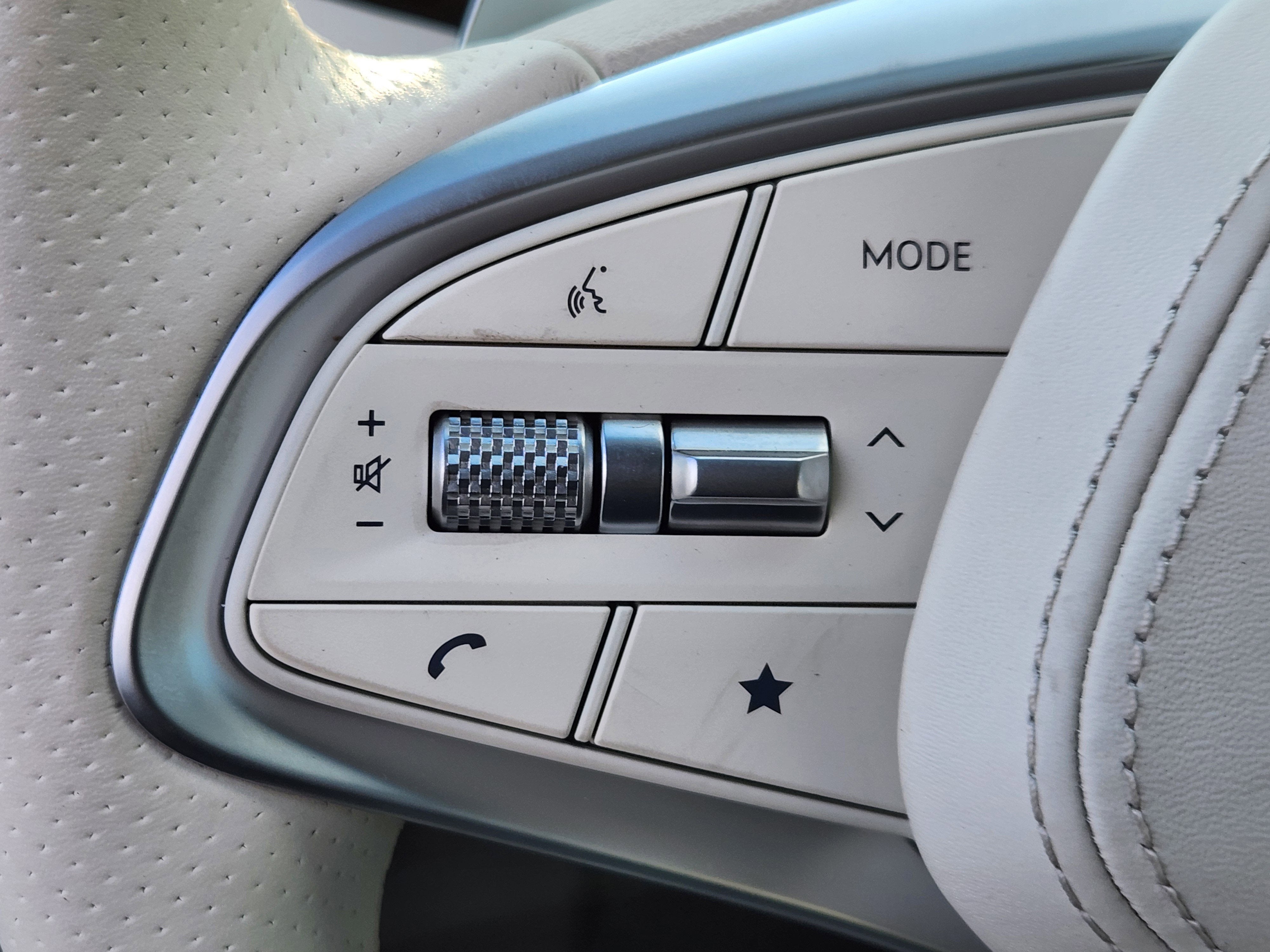 2025 Genesis Electrified GV70 Advanced