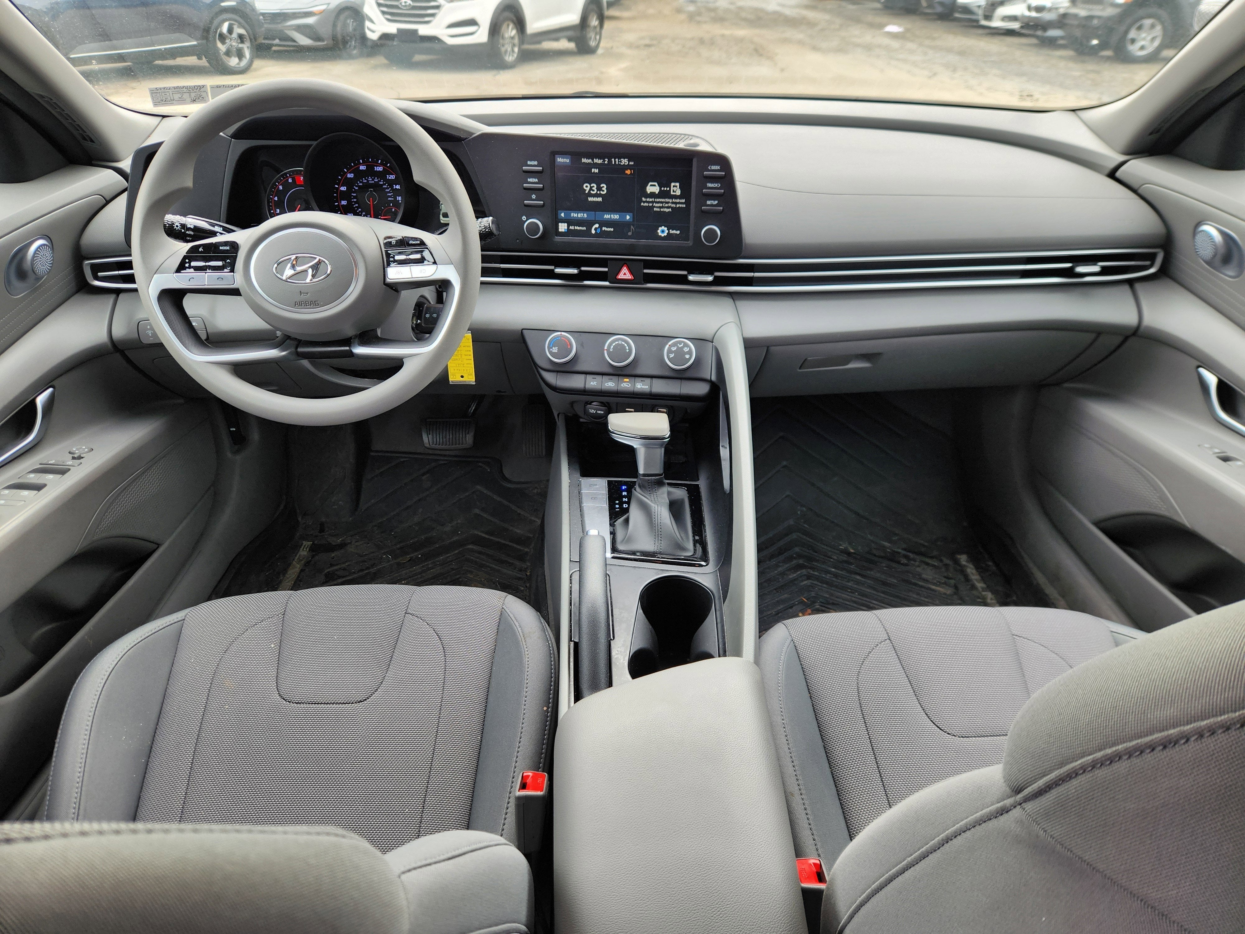 2023 Hyundai Elantra SE