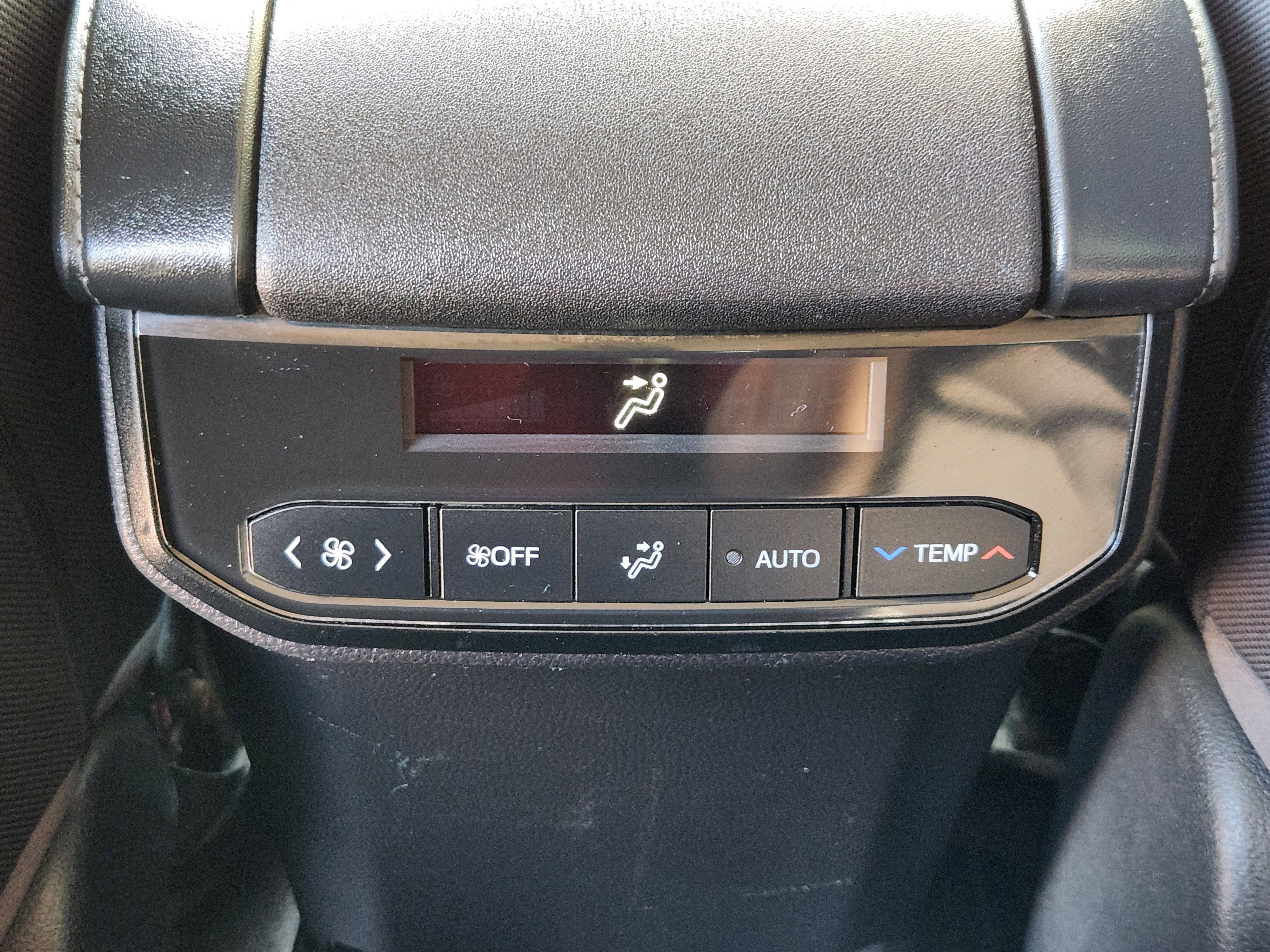 2023 Toyota Highlander Base
