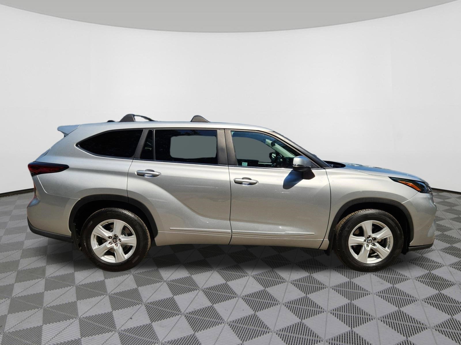 2023 Toyota Highlander Base