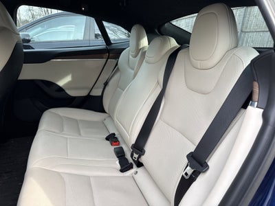 2022 Tesla Model S Base