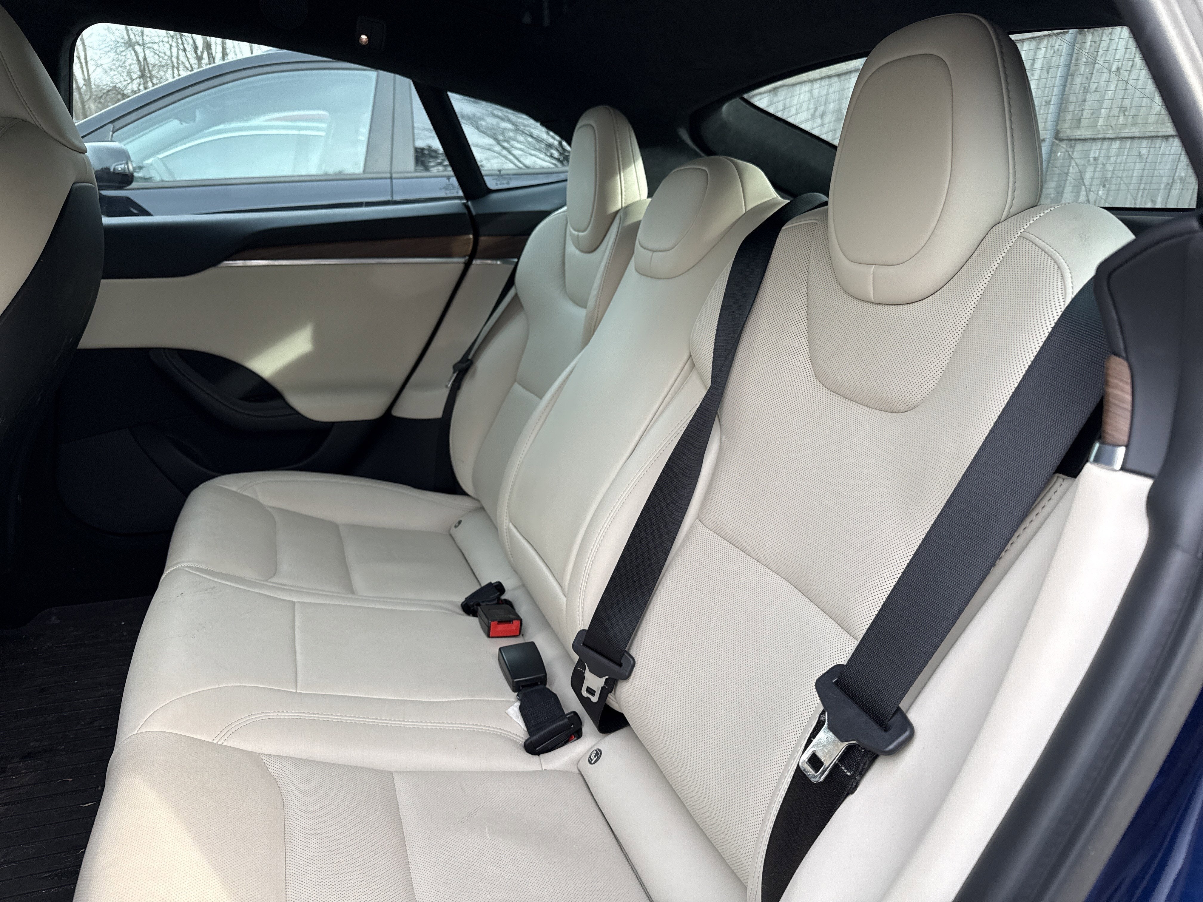 2022 Tesla Model S Base