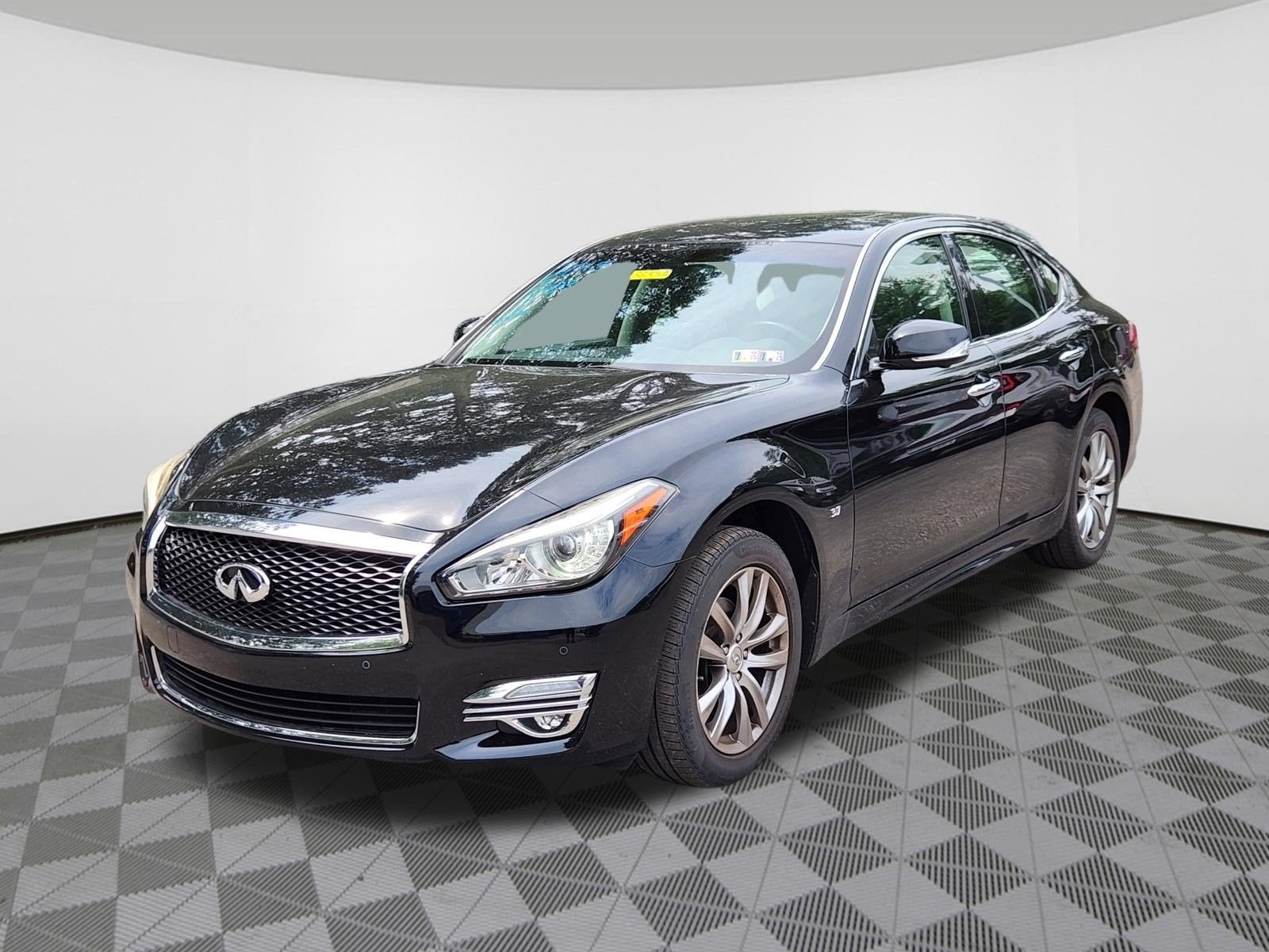 2015 INFINITI Q70 3.7