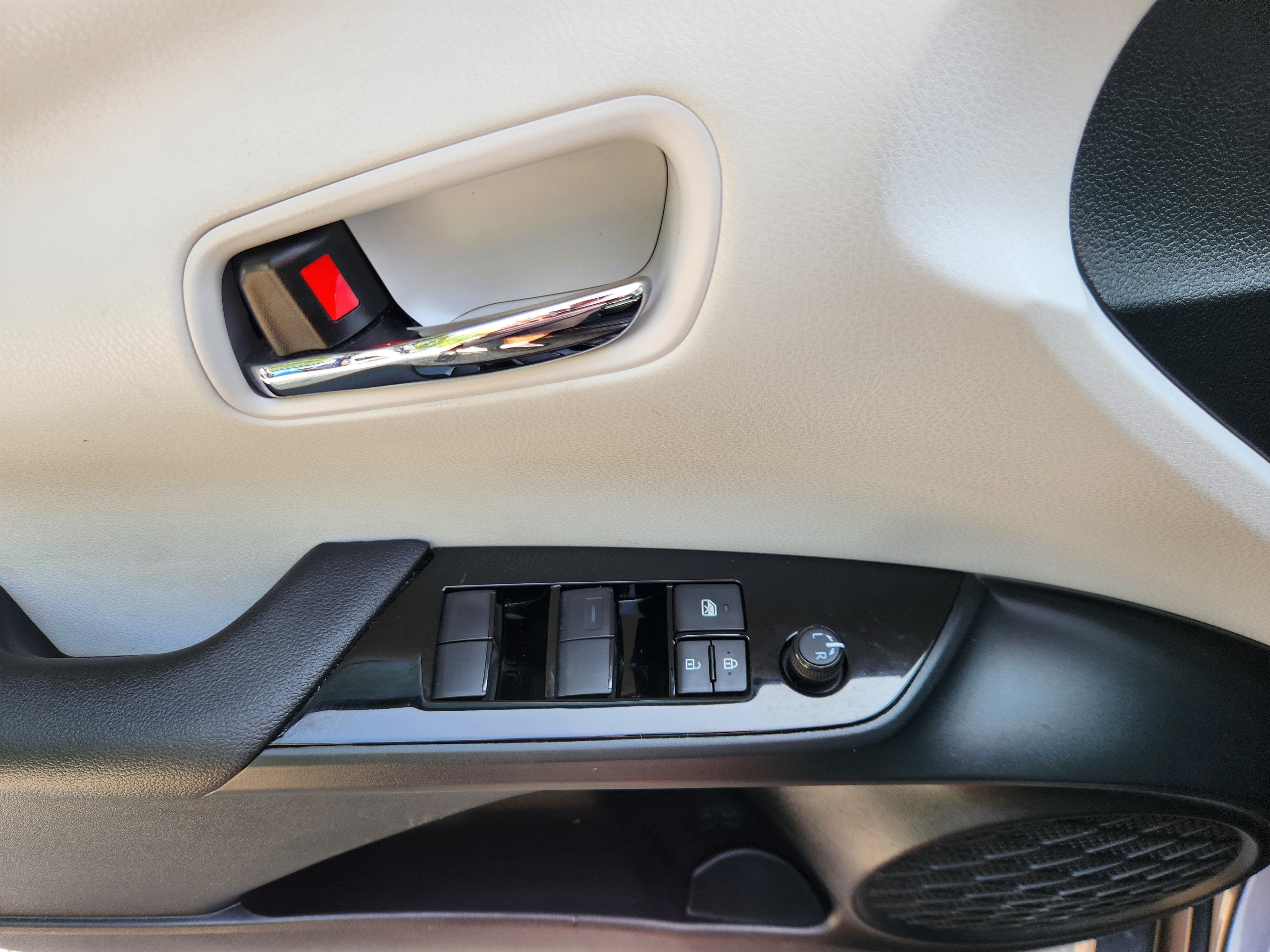 2022 Toyota Prius Base