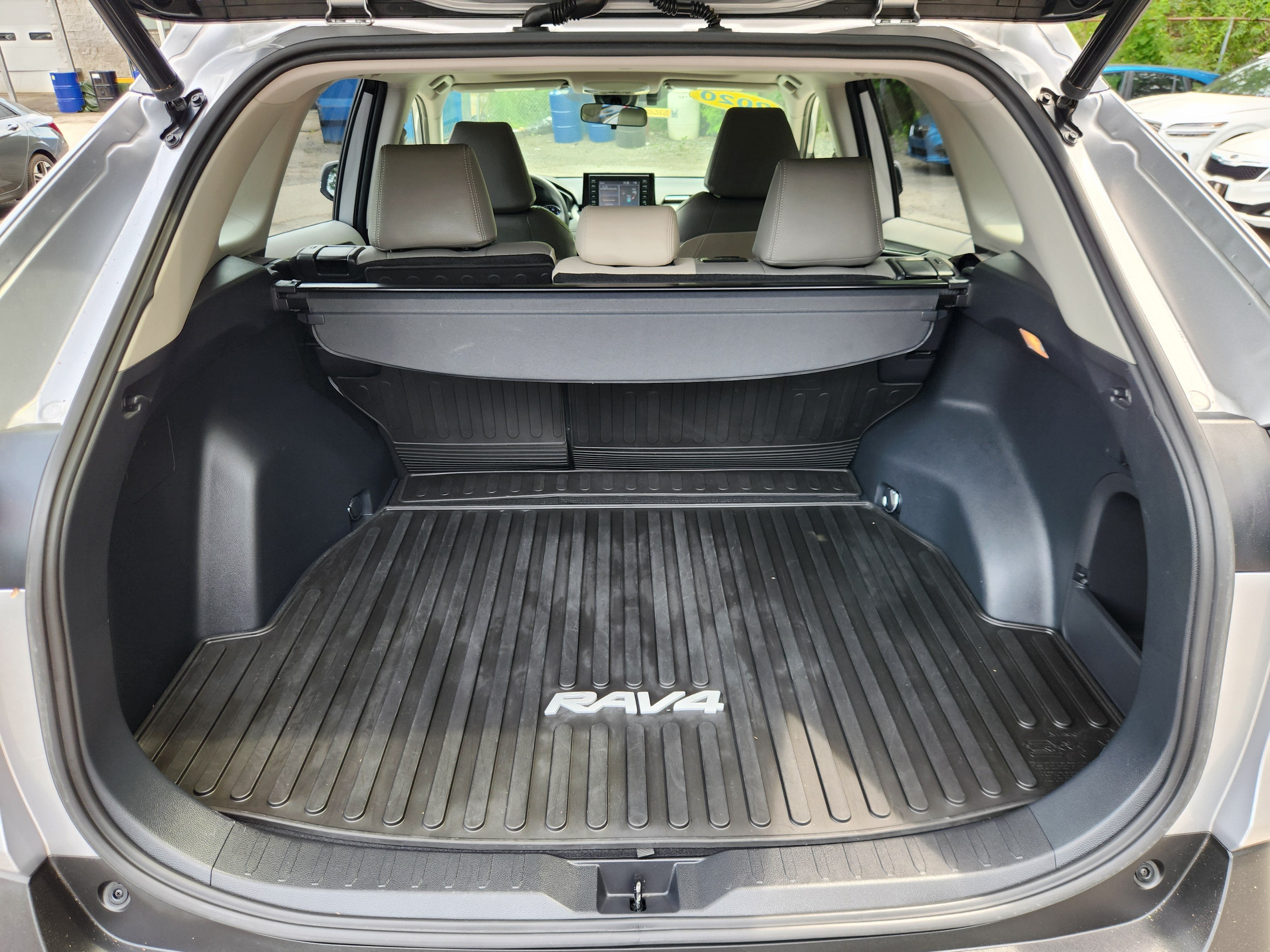 2020 Toyota RAV4 Hybrid XLE
