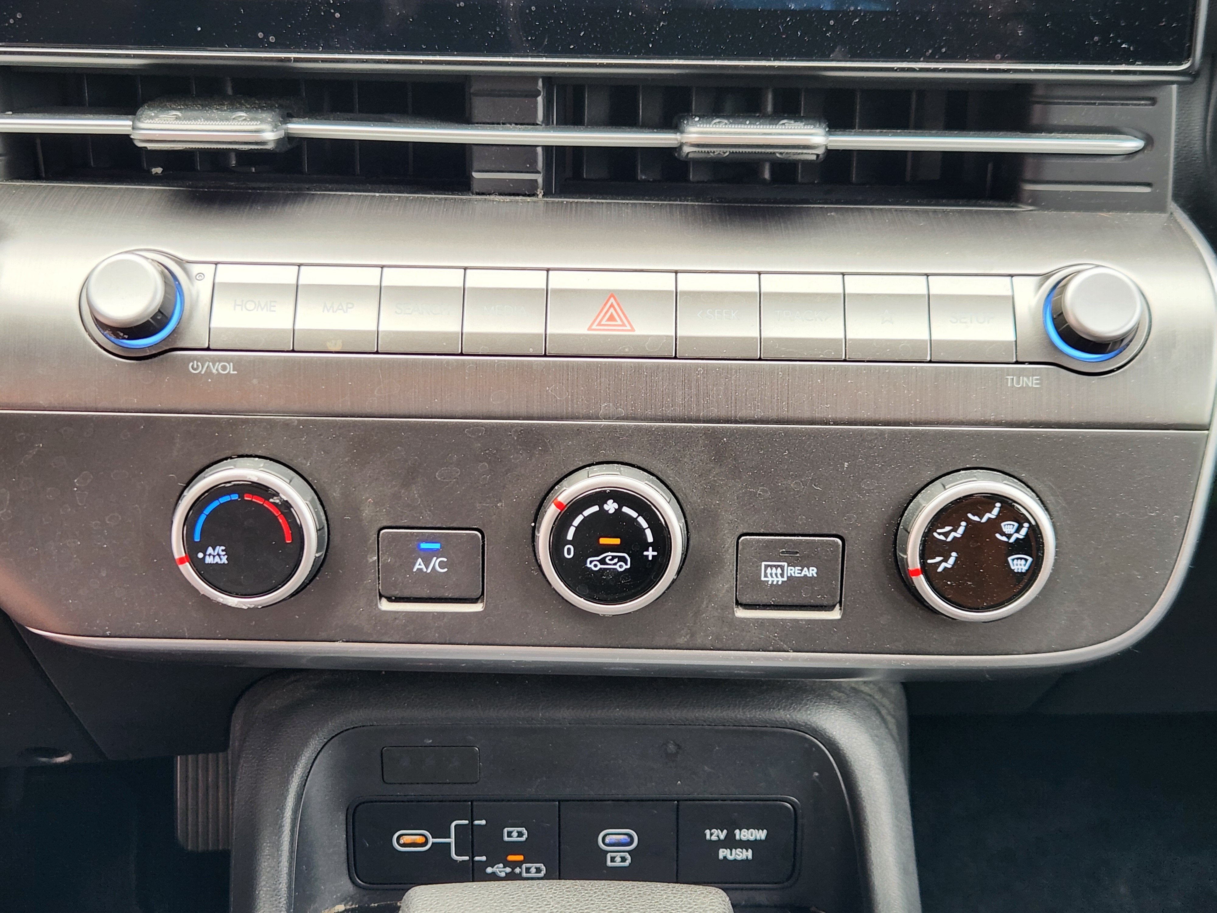 2024 Hyundai Kona SE