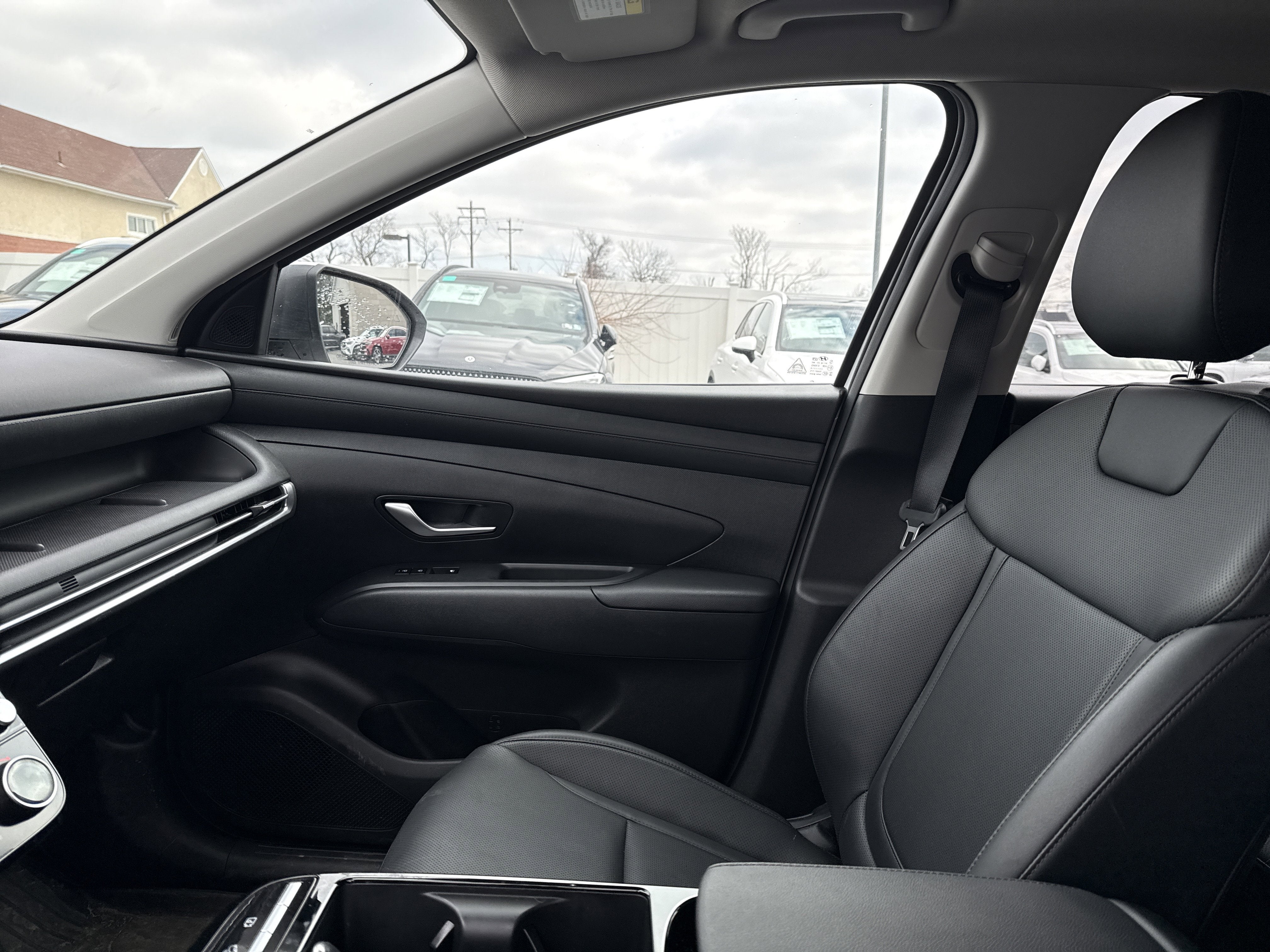 2025 Hyundai Tucson Hybrid Base