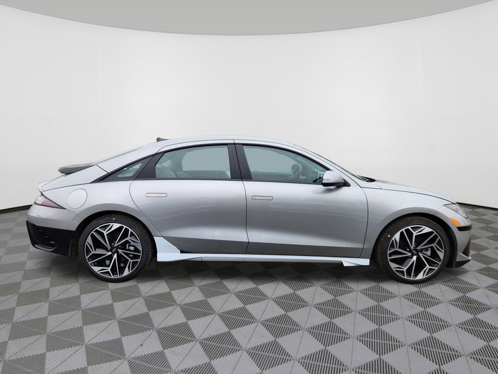 2024 Hyundai IONIQ 6 SEL
