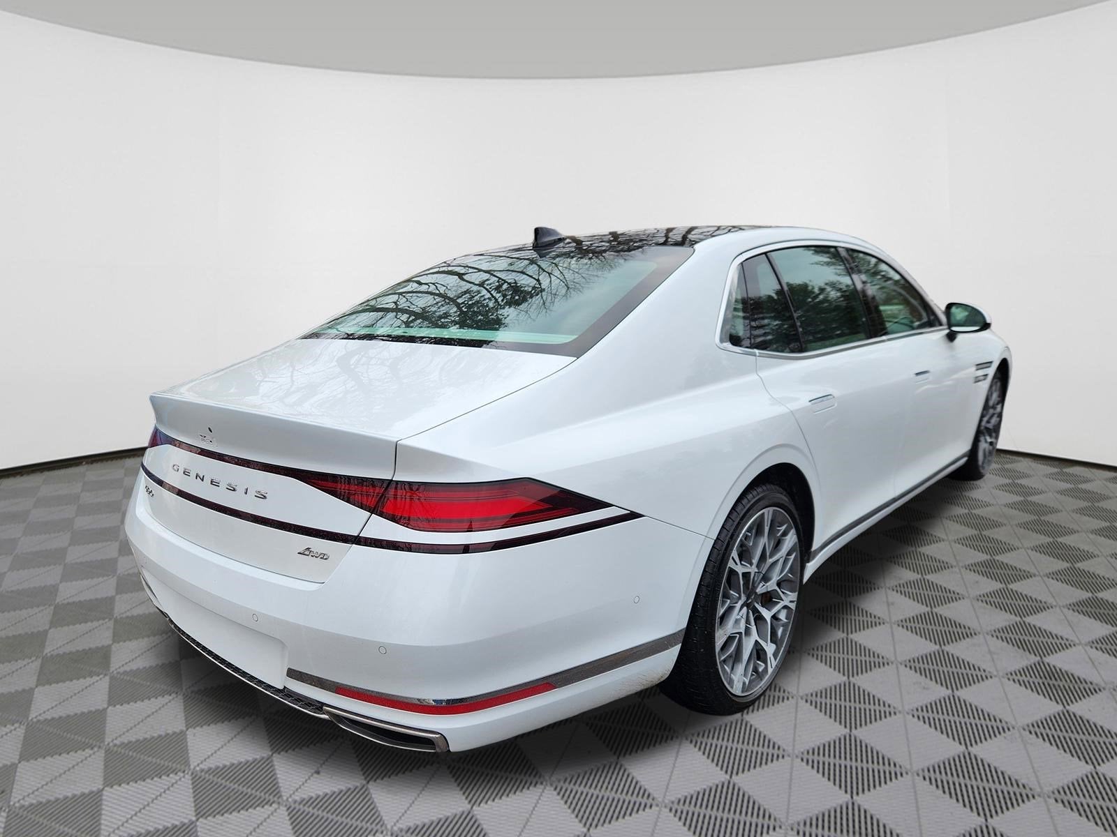 2025 Genesis G90 e-SC