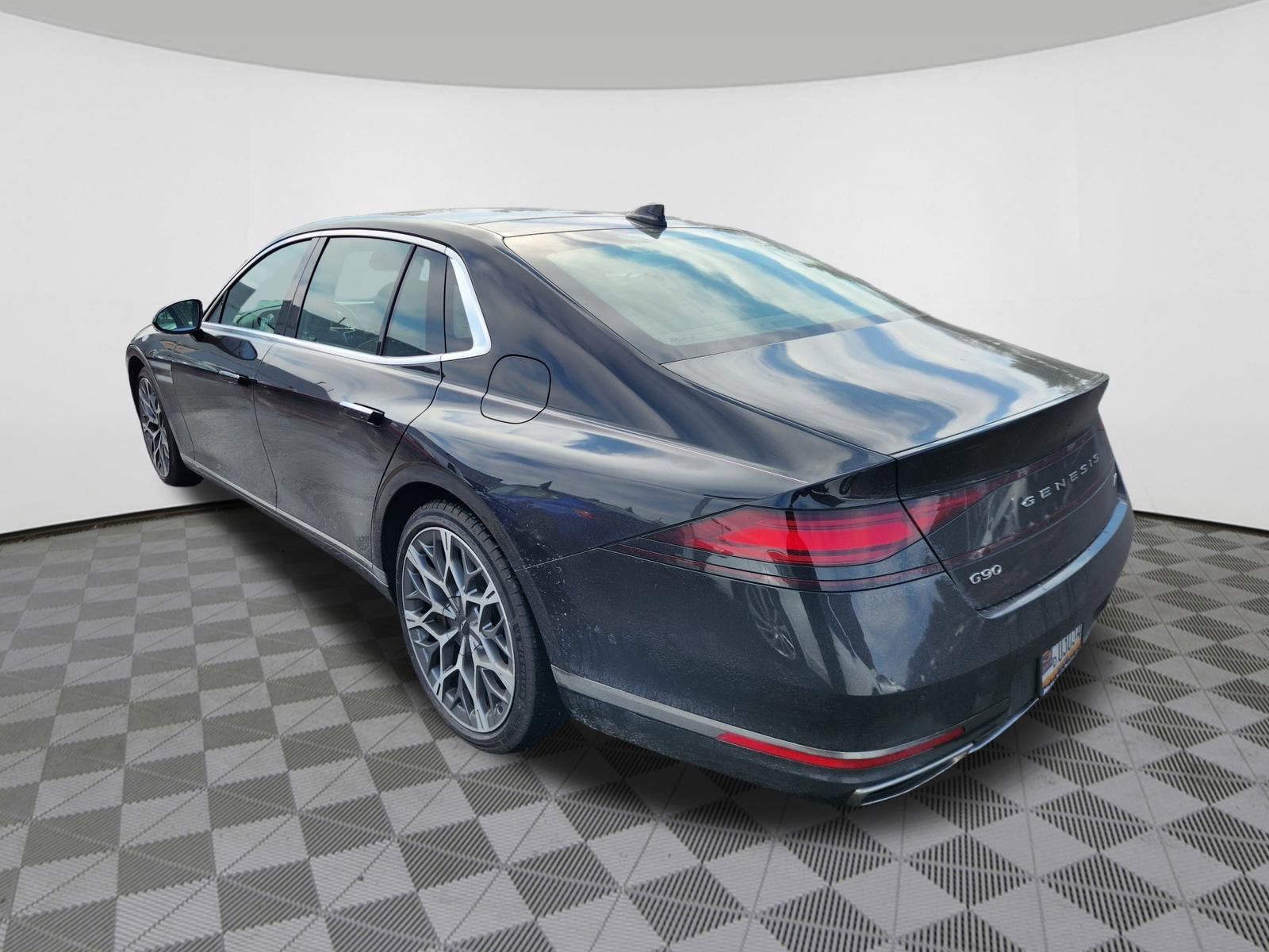 2025 Genesis G90 e-SC