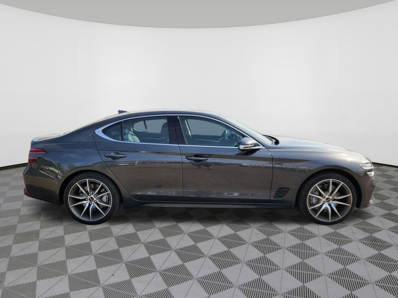 2025 Genesis G70 2.5T