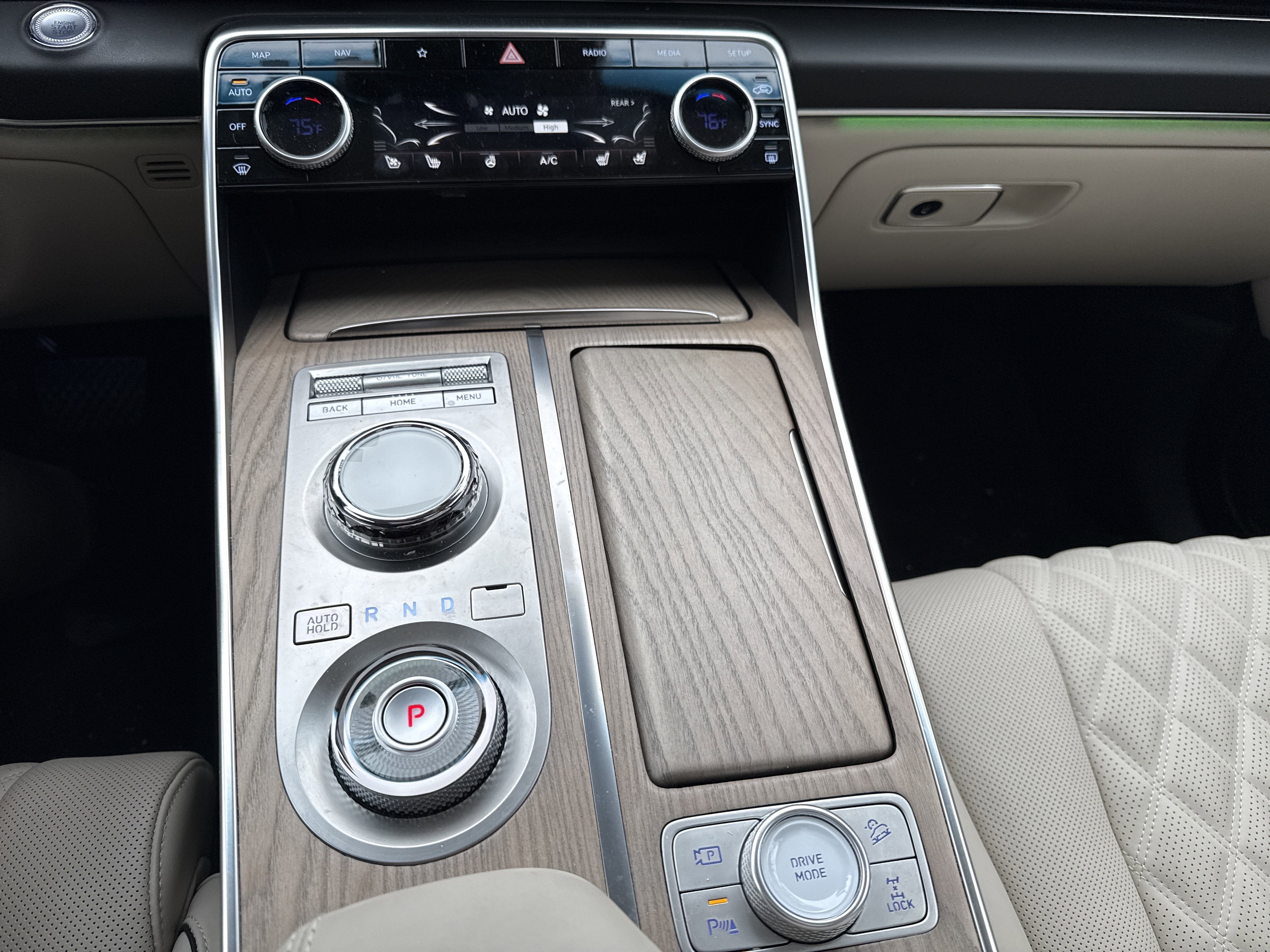 2024 Genesis GV80 Base