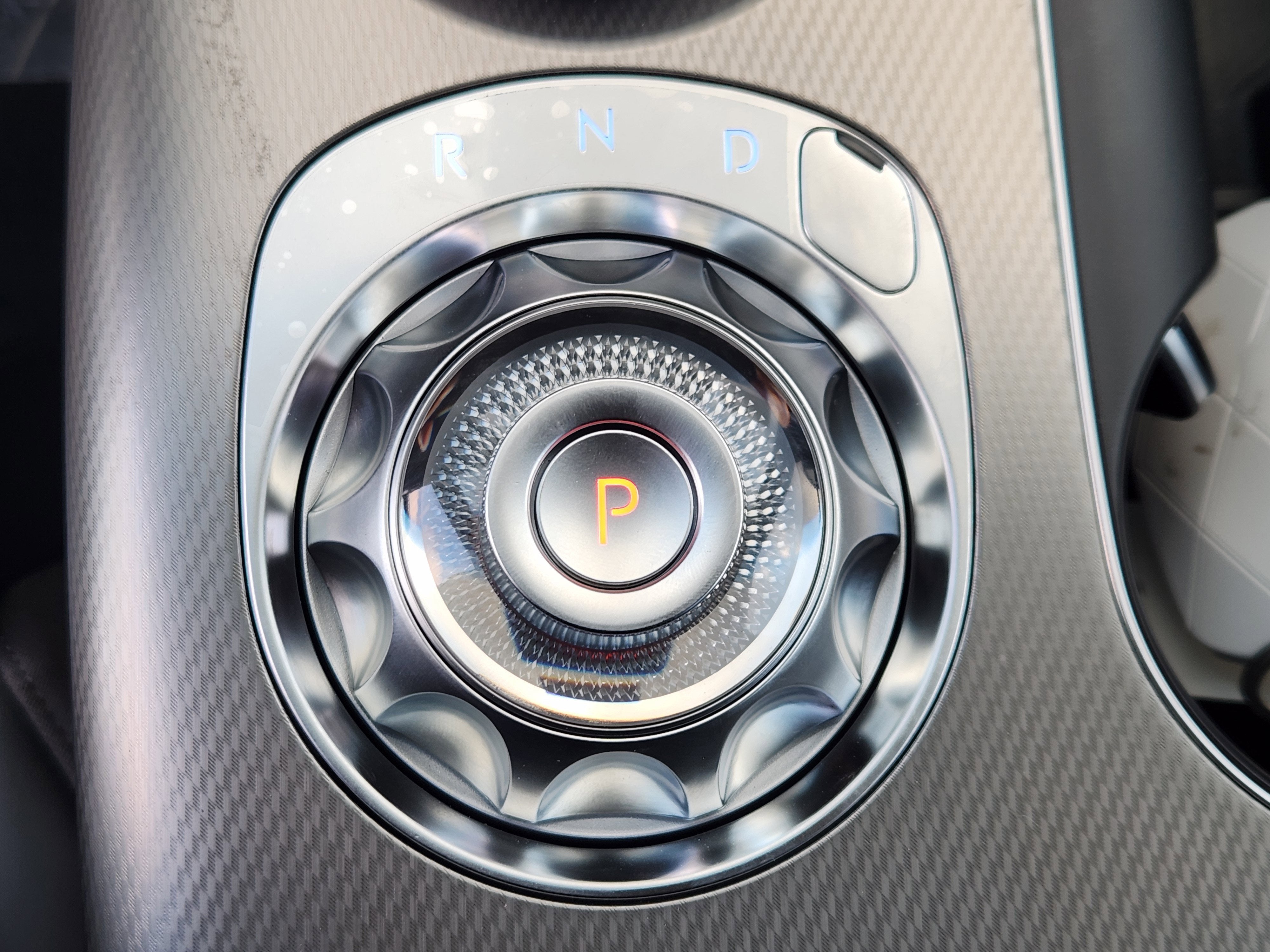 2025 Genesis GV60 Standard