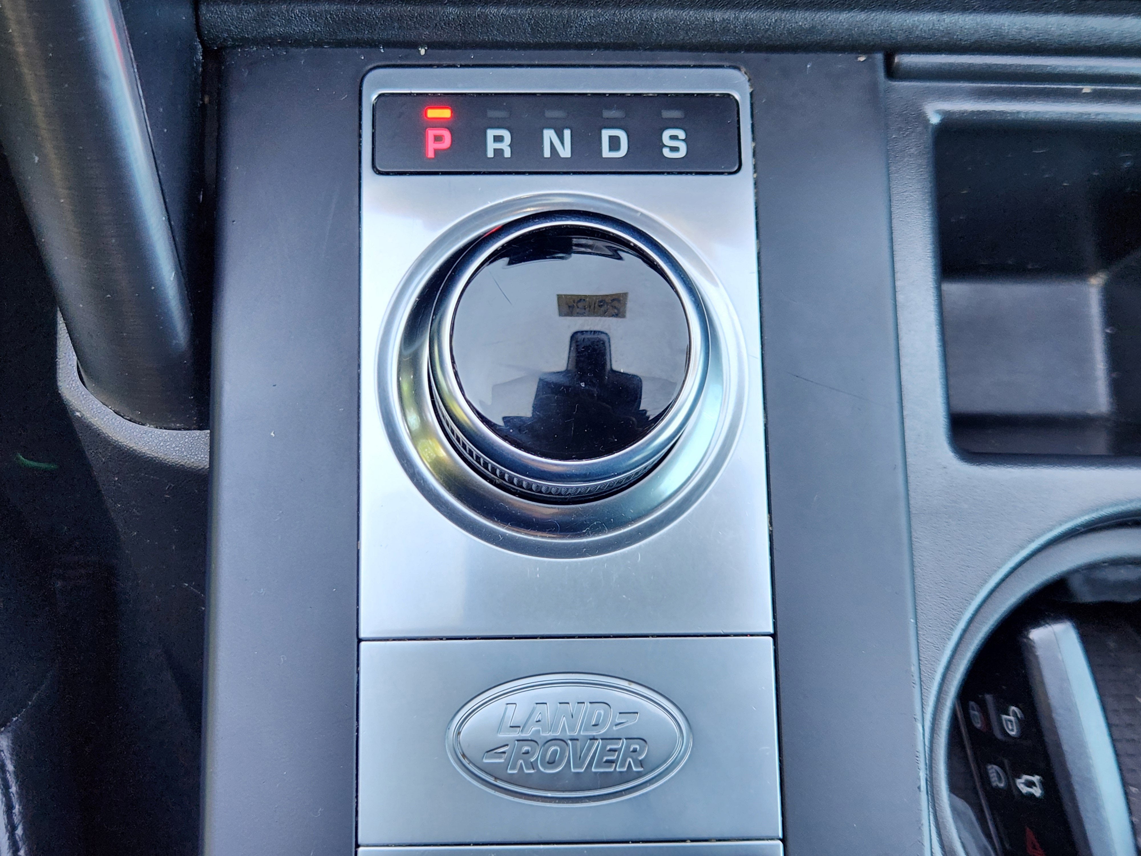 2020 Land Rover Discovery Landmark Edition