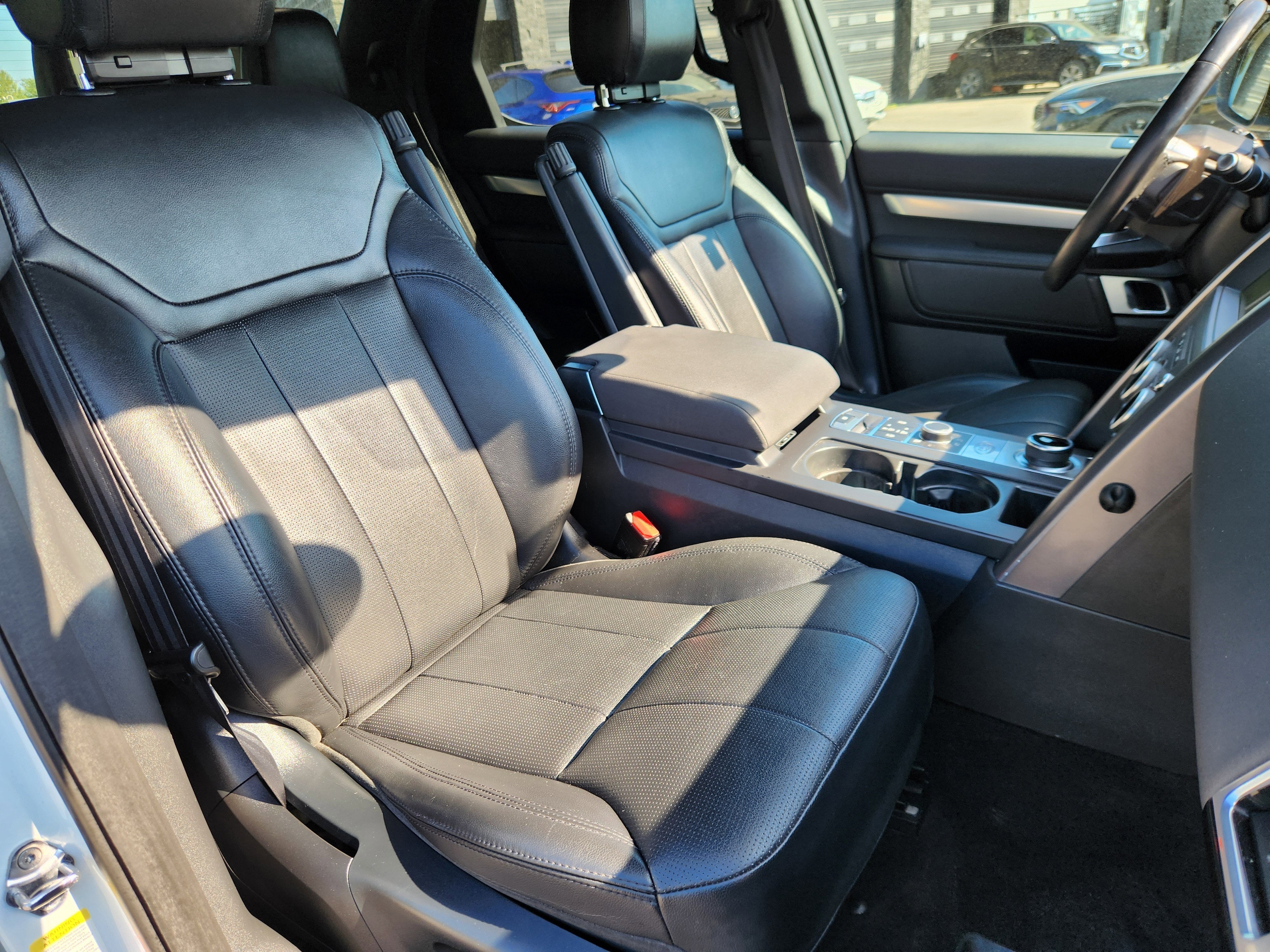 2020 Land Rover Discovery Landmark Edition