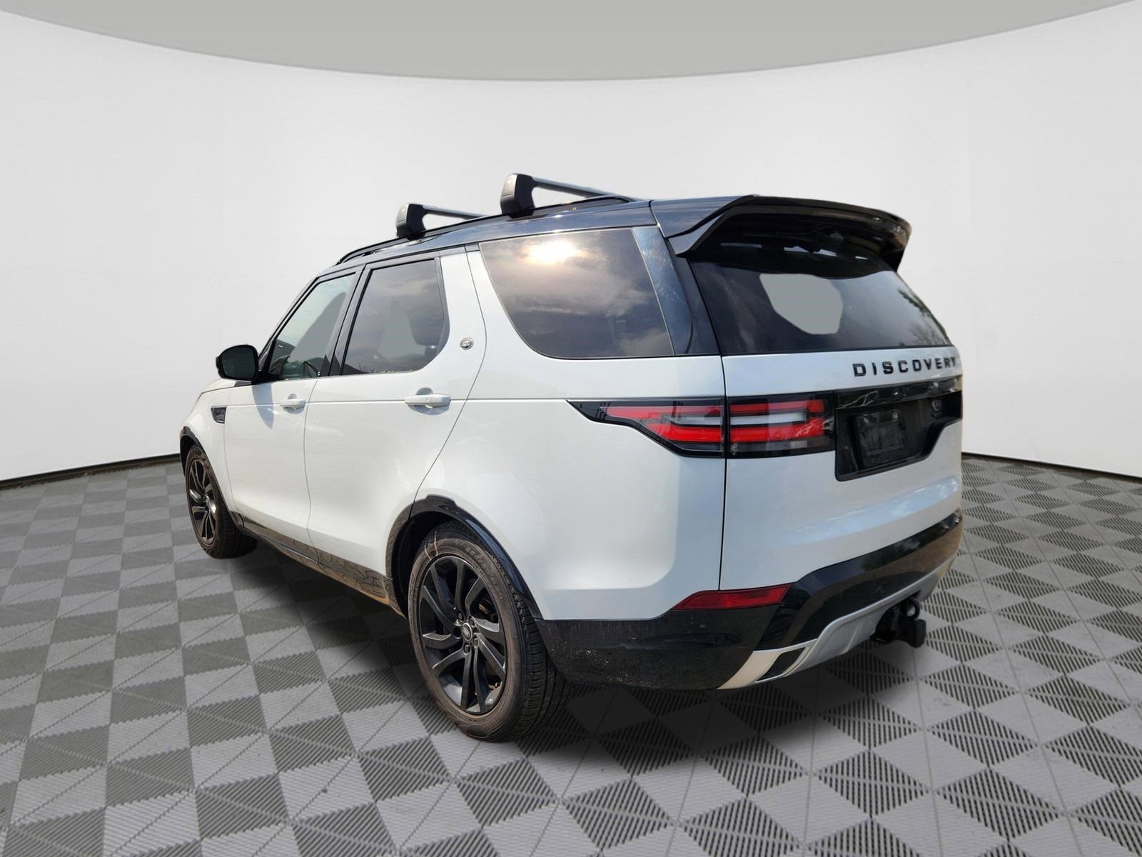 2020 Land Rover Discovery Landmark Edition