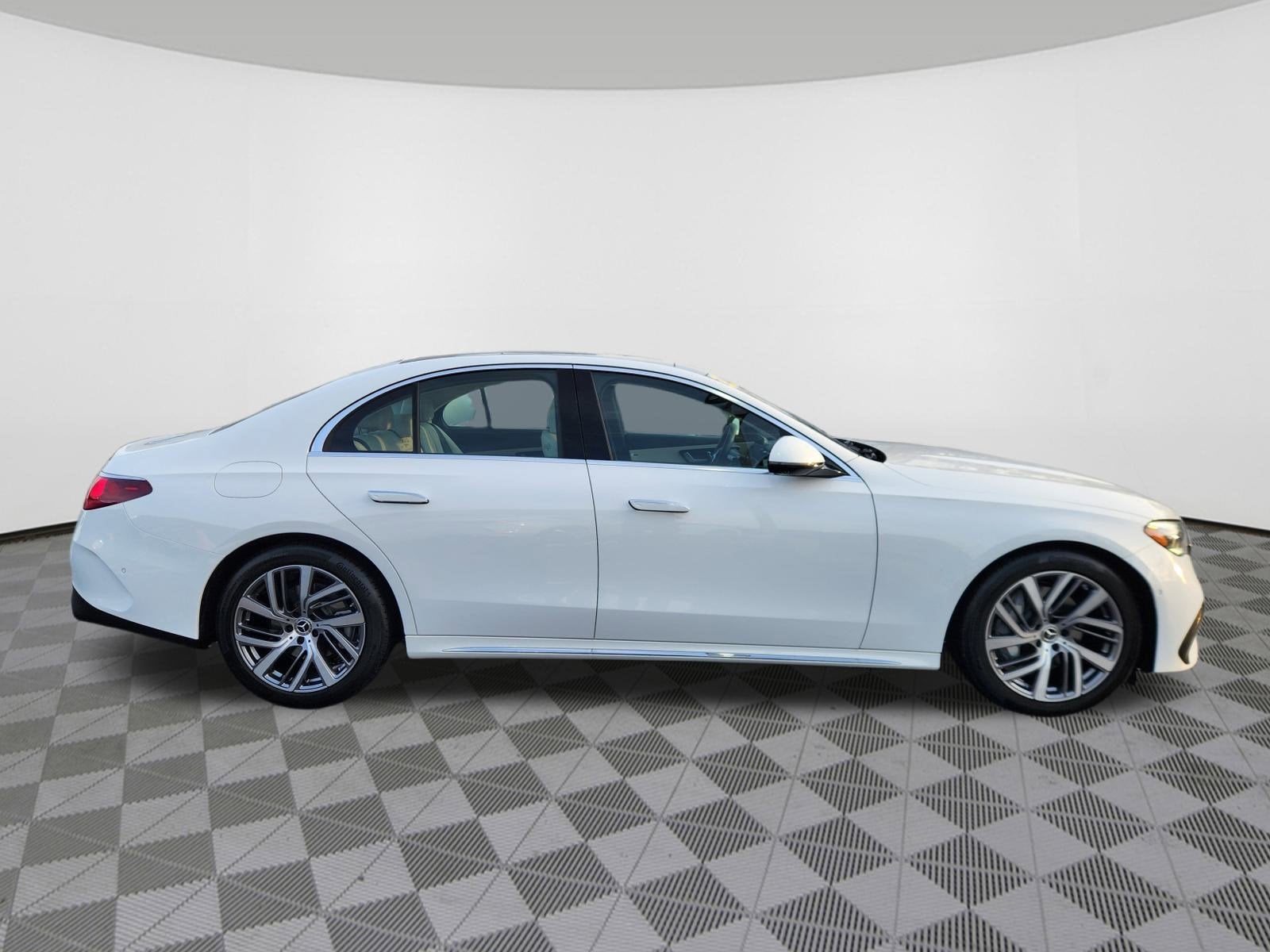 2025 Mercedes-Benz E-Class E 350