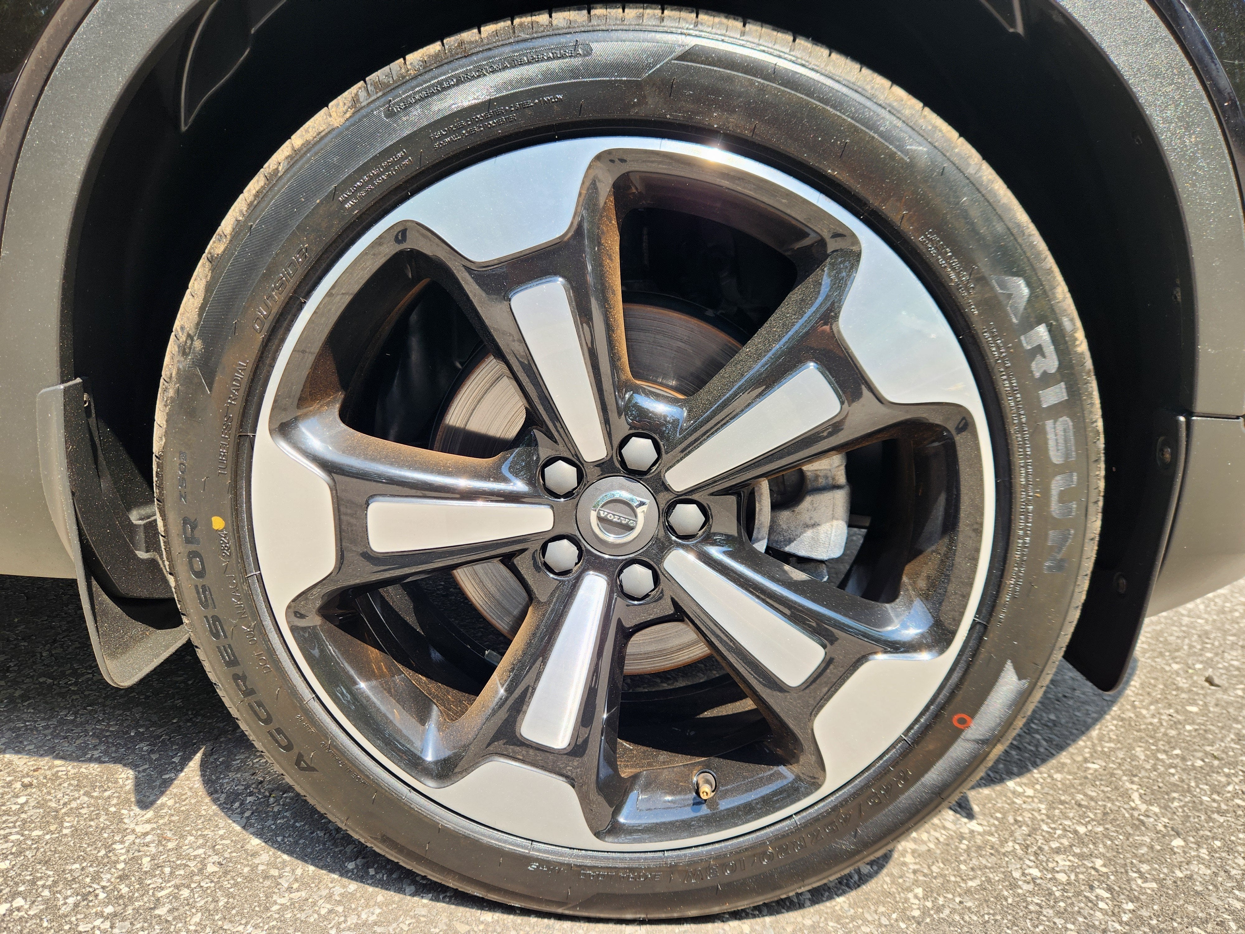 2019 Volvo XC40 Momentum