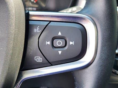 2019 Volvo XC40 Momentum