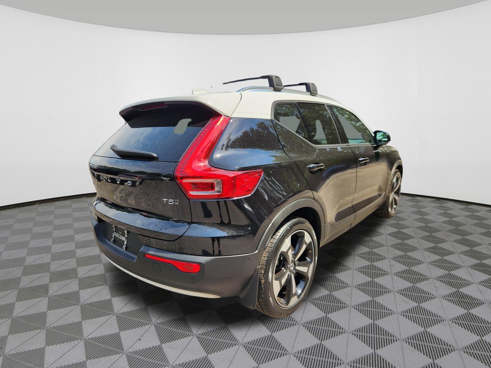 2019 Volvo XC40 Momentum