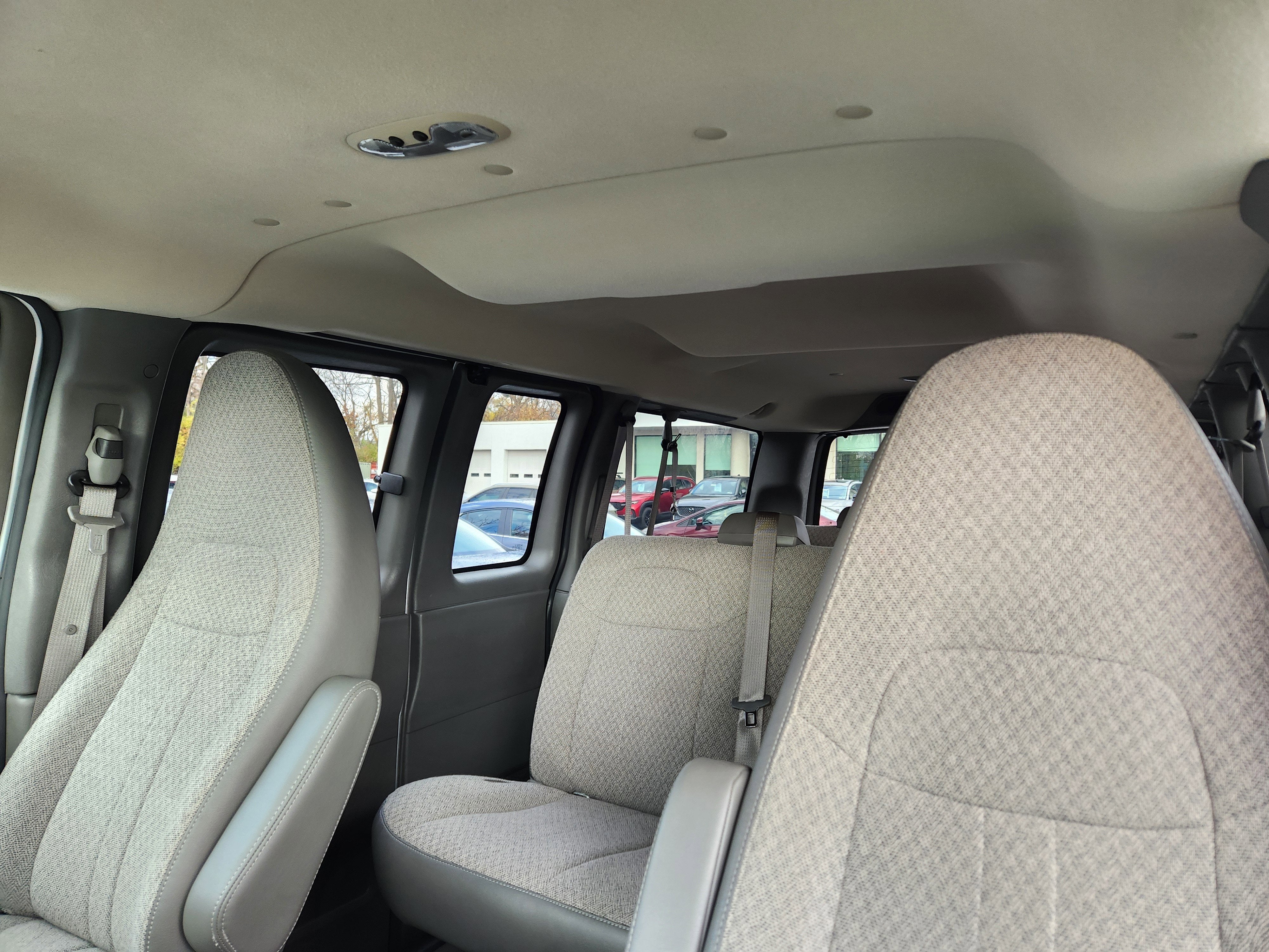 2014 GMC Savana Passenger LT