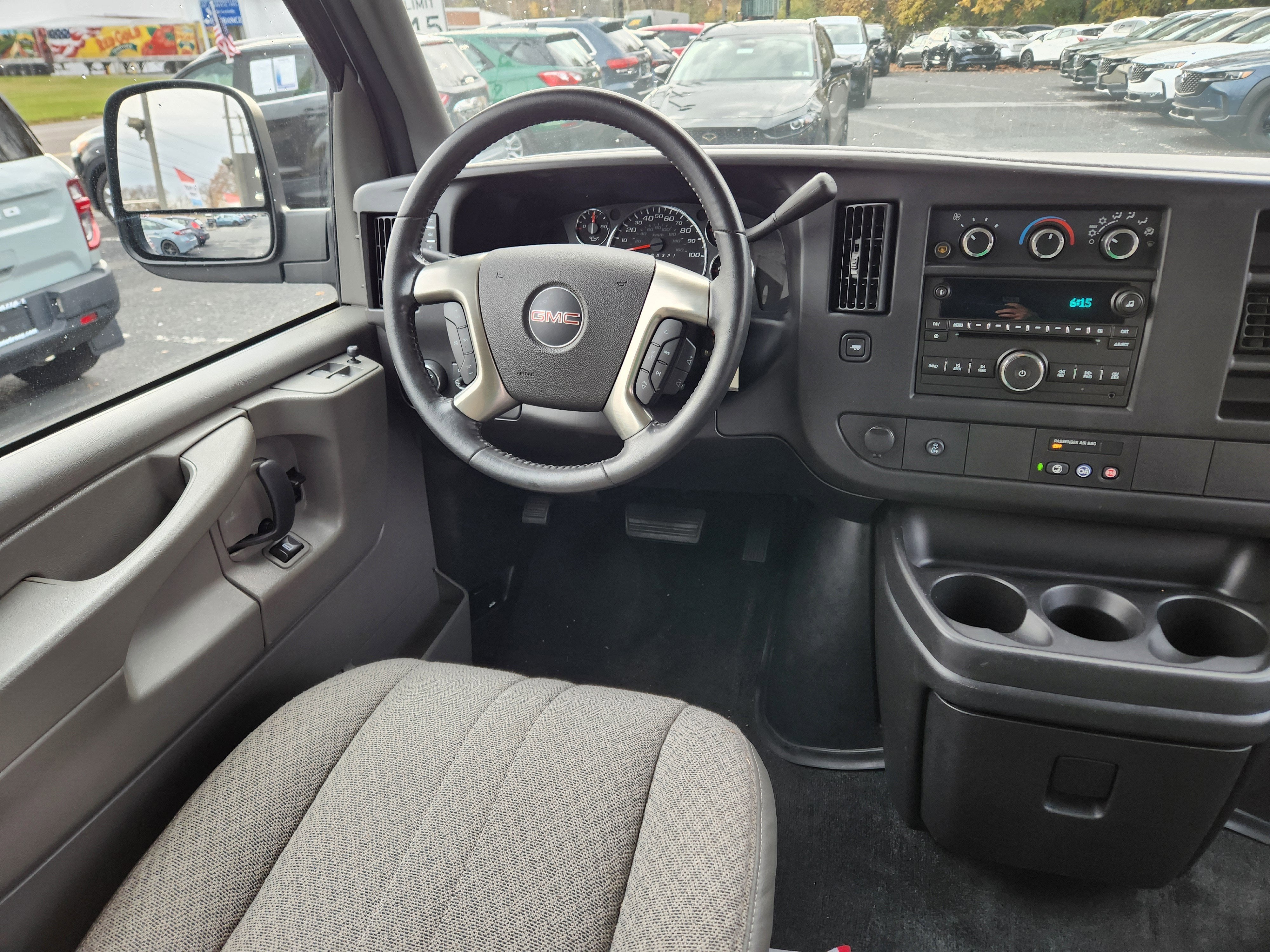 2014 GMC Savana Passenger LT