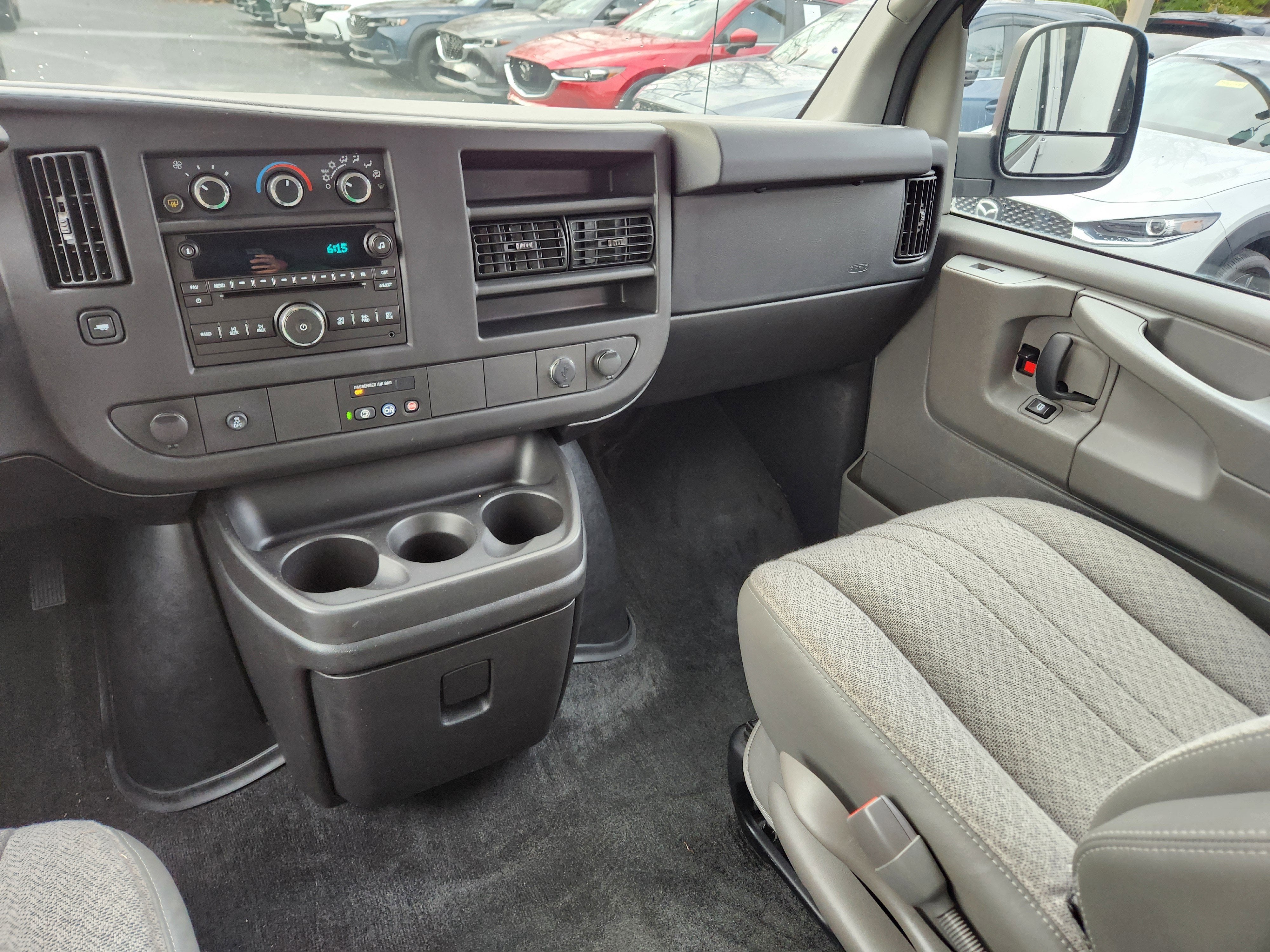 2014 GMC Savana Passenger LT