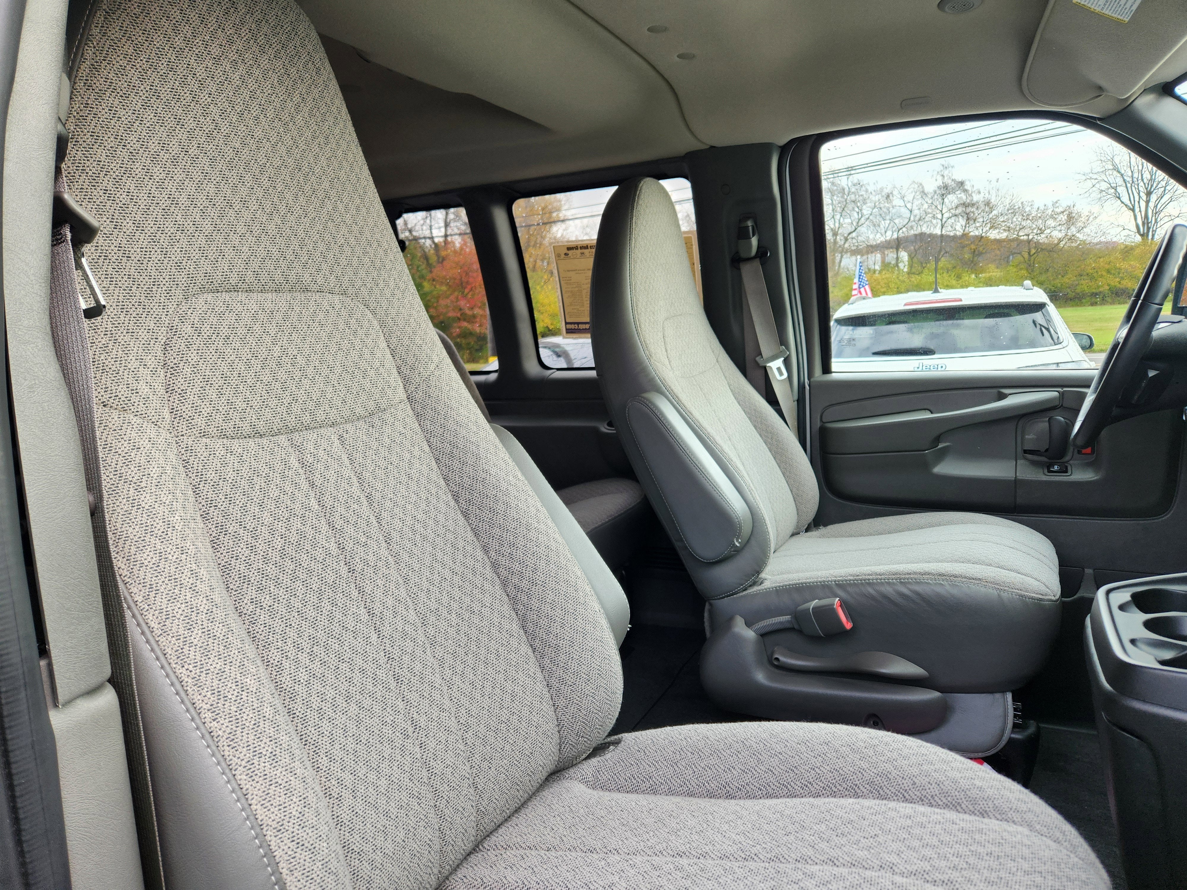 2014 GMC Savana Passenger LT