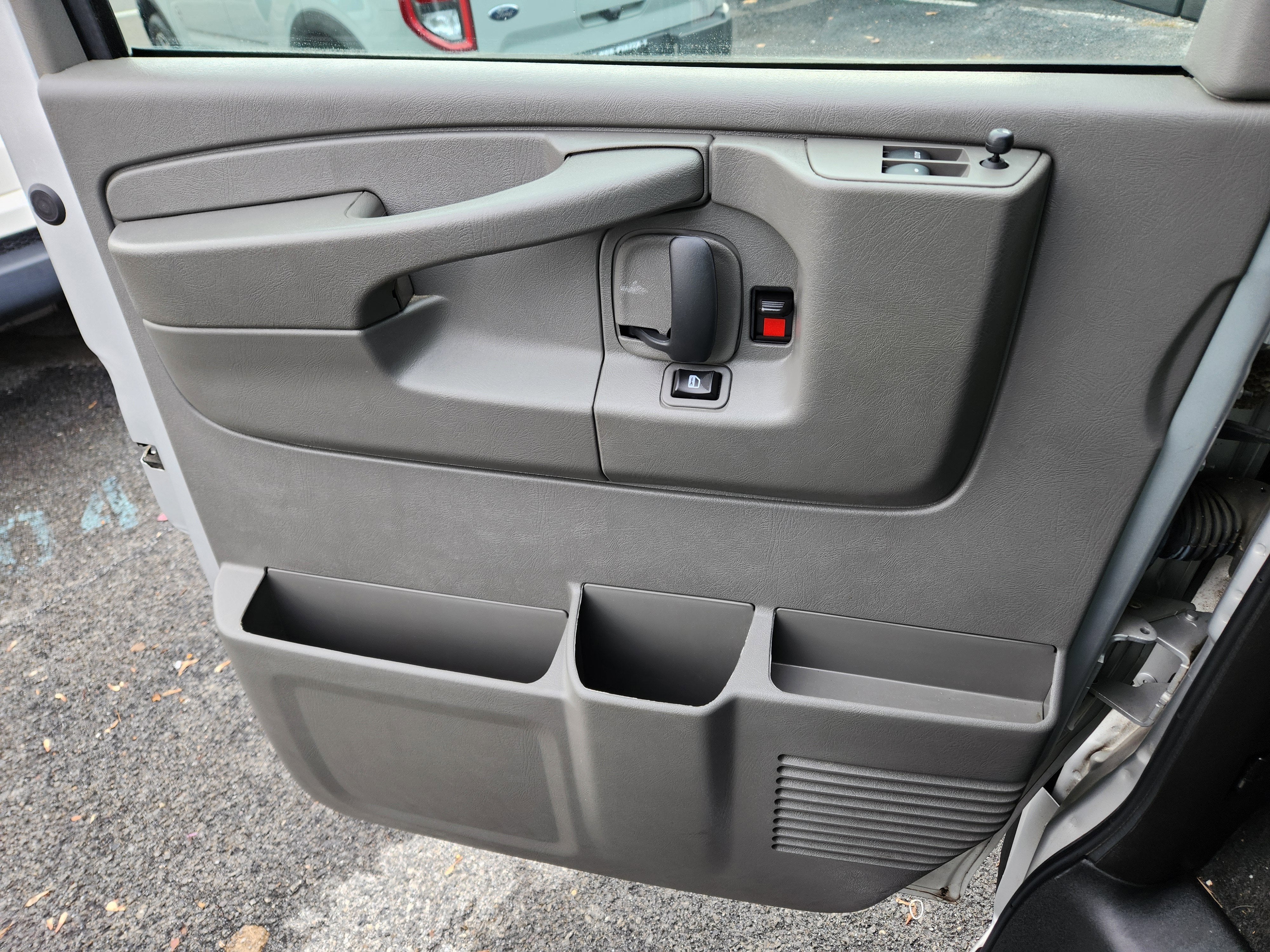 2014 GMC Savana Passenger LT