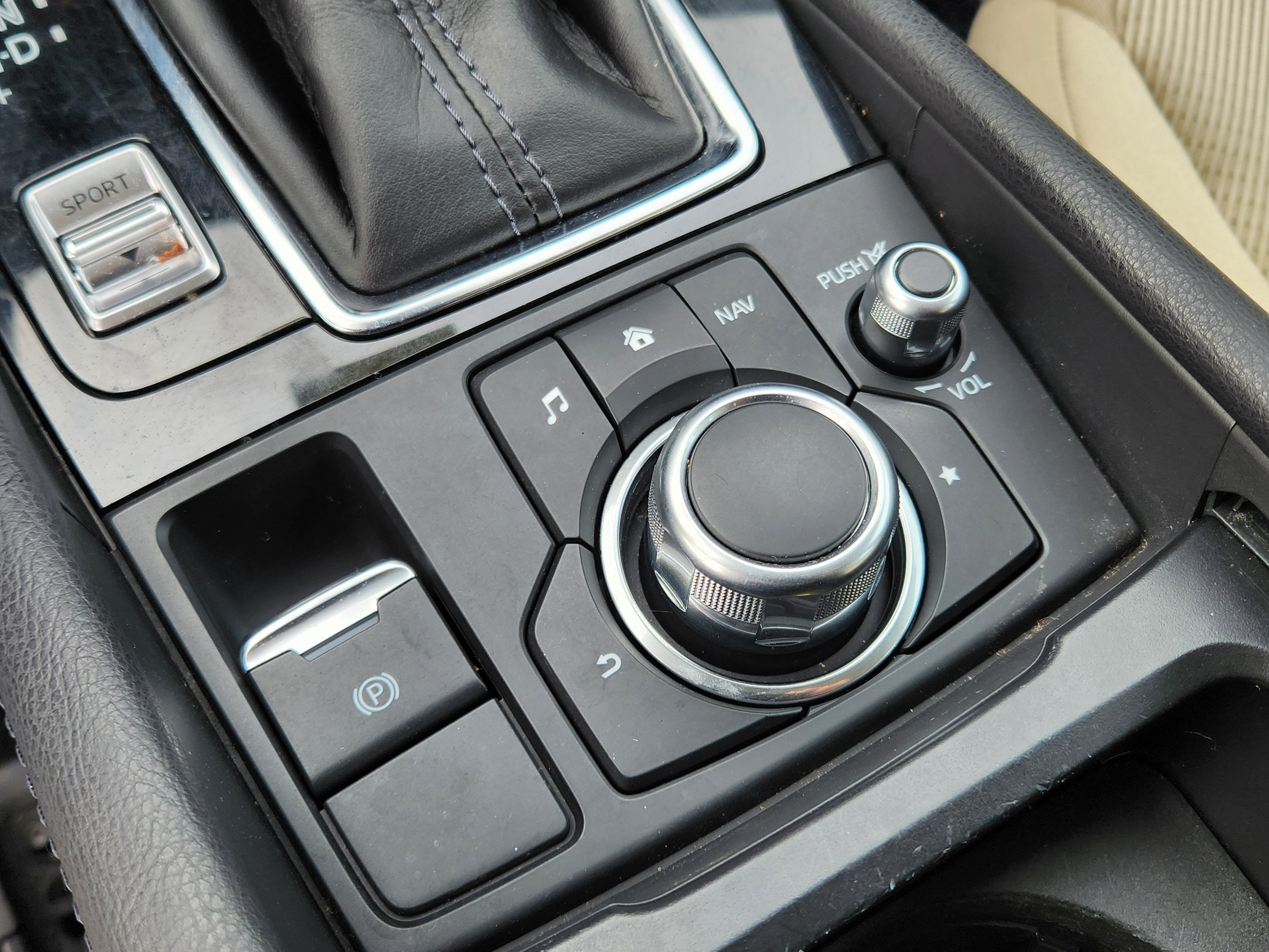 2018 Mazda Mazda3 4-Door Sport