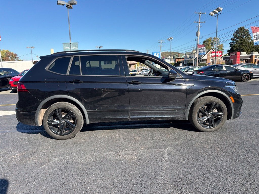 2024 Volkswagen Tiguan SE R-Line Black