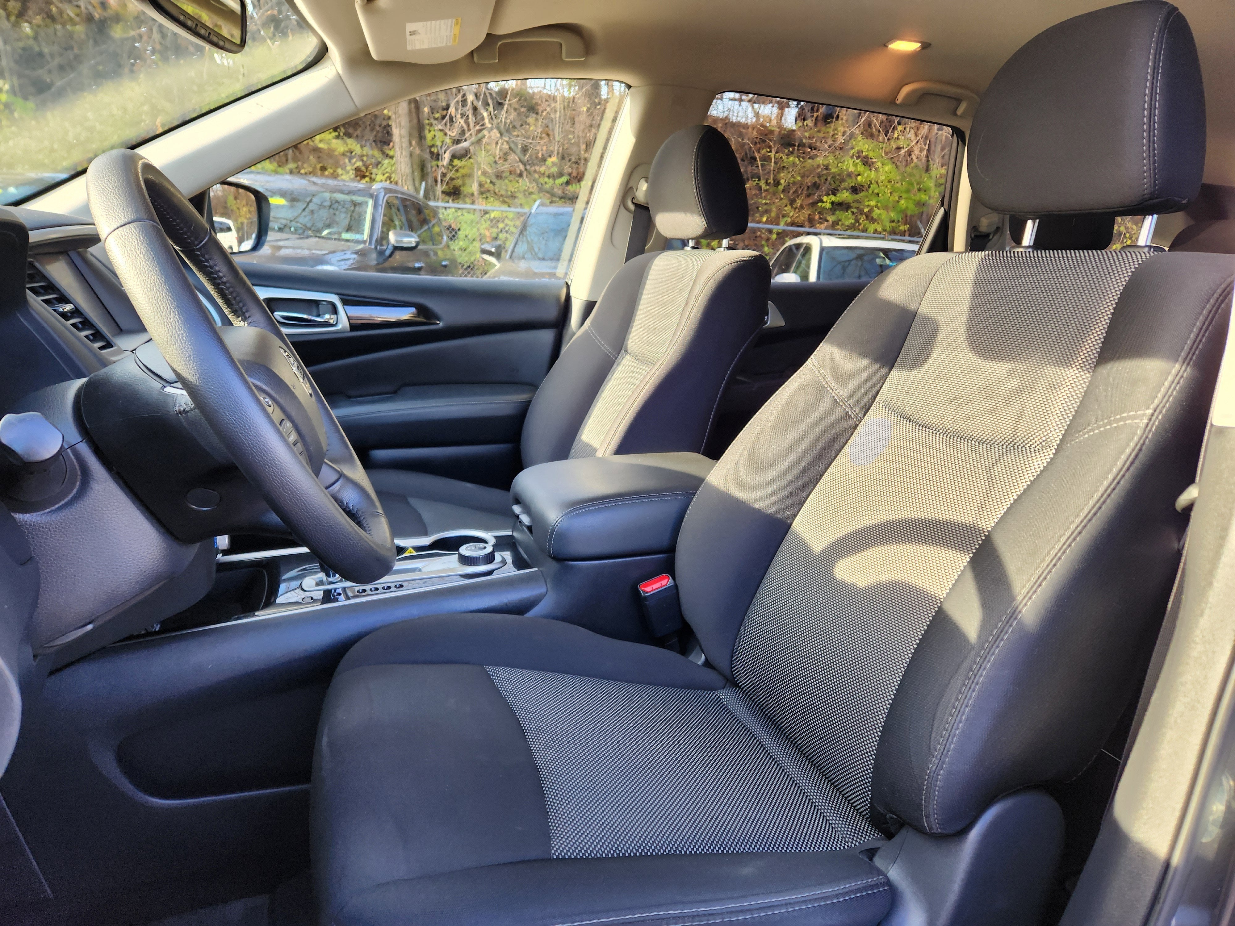 2019 Nissan Pathfinder SV