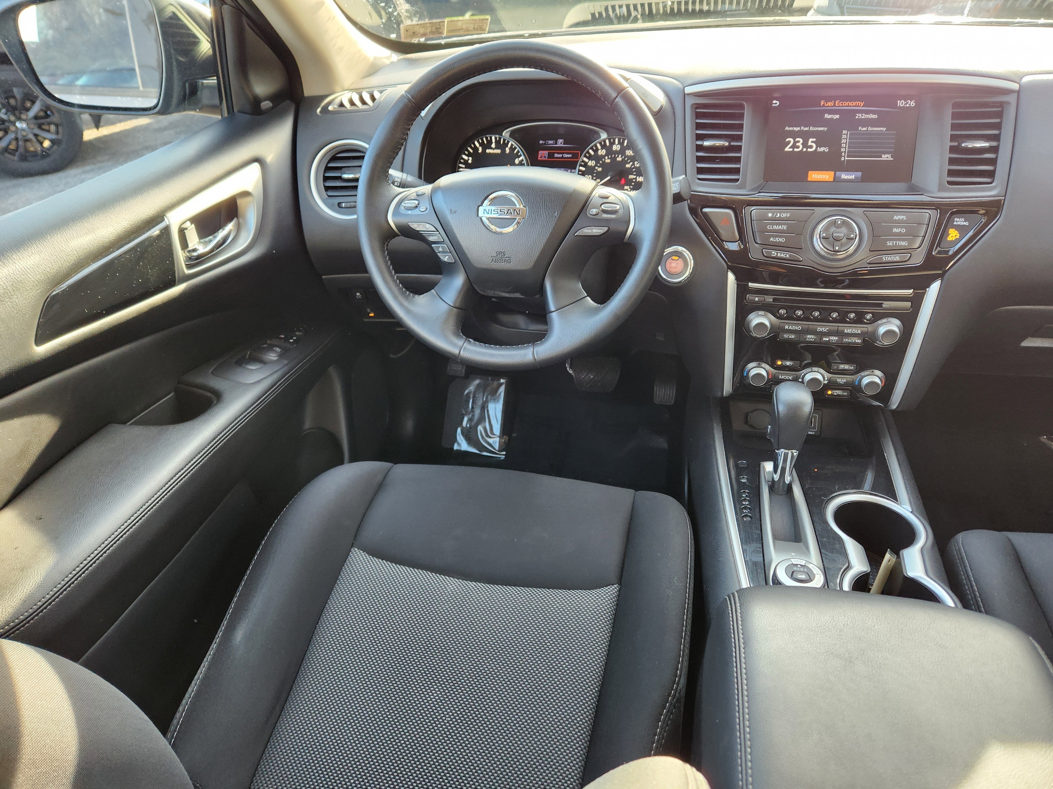 2019 Nissan Pathfinder SV