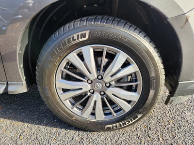 2019 Nissan Pathfinder SV