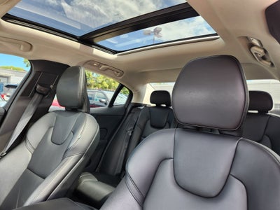 2024 Volvo S60 Core Dark Theme