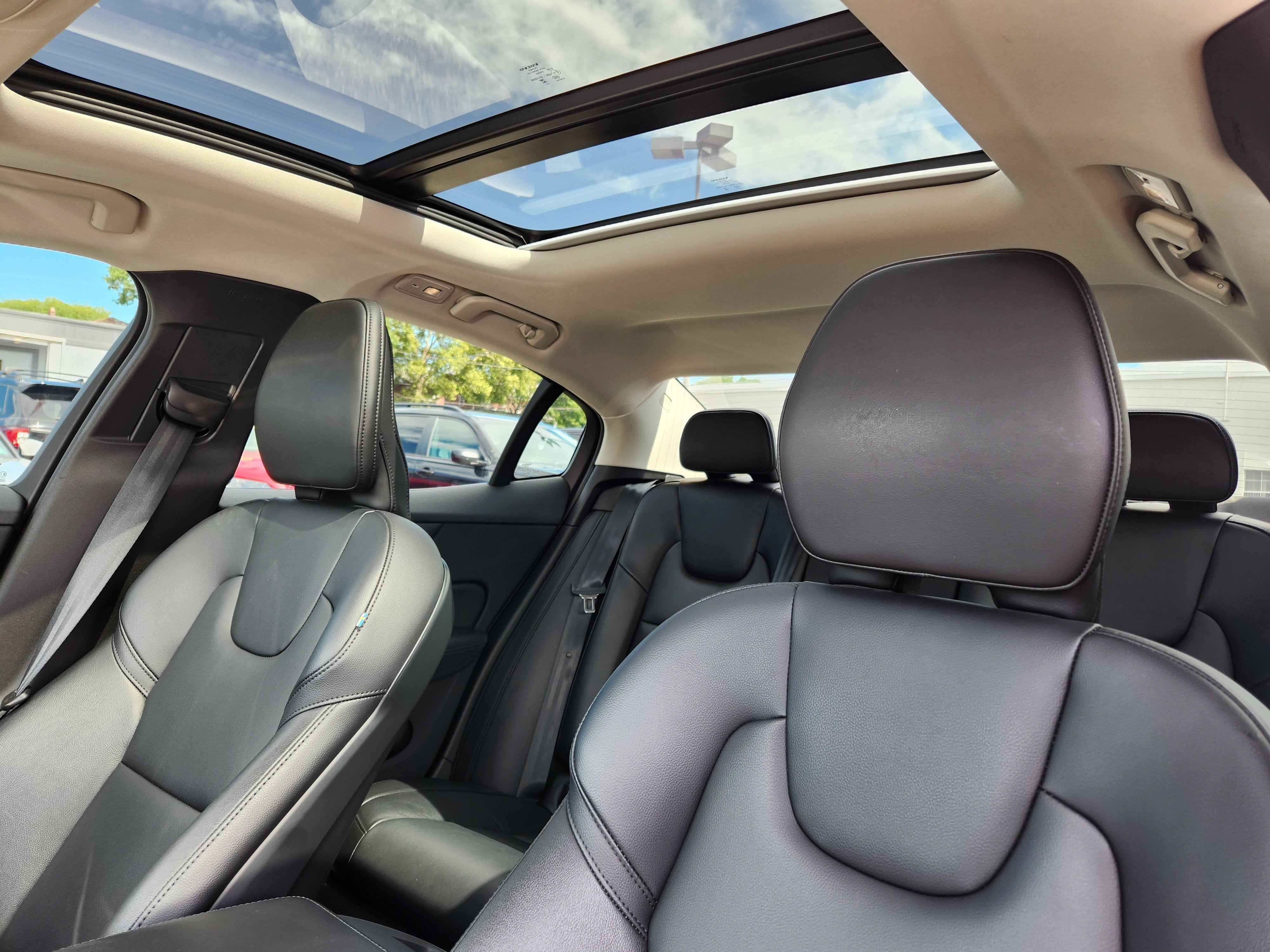 2024 Volvo S60 Core Dark Theme