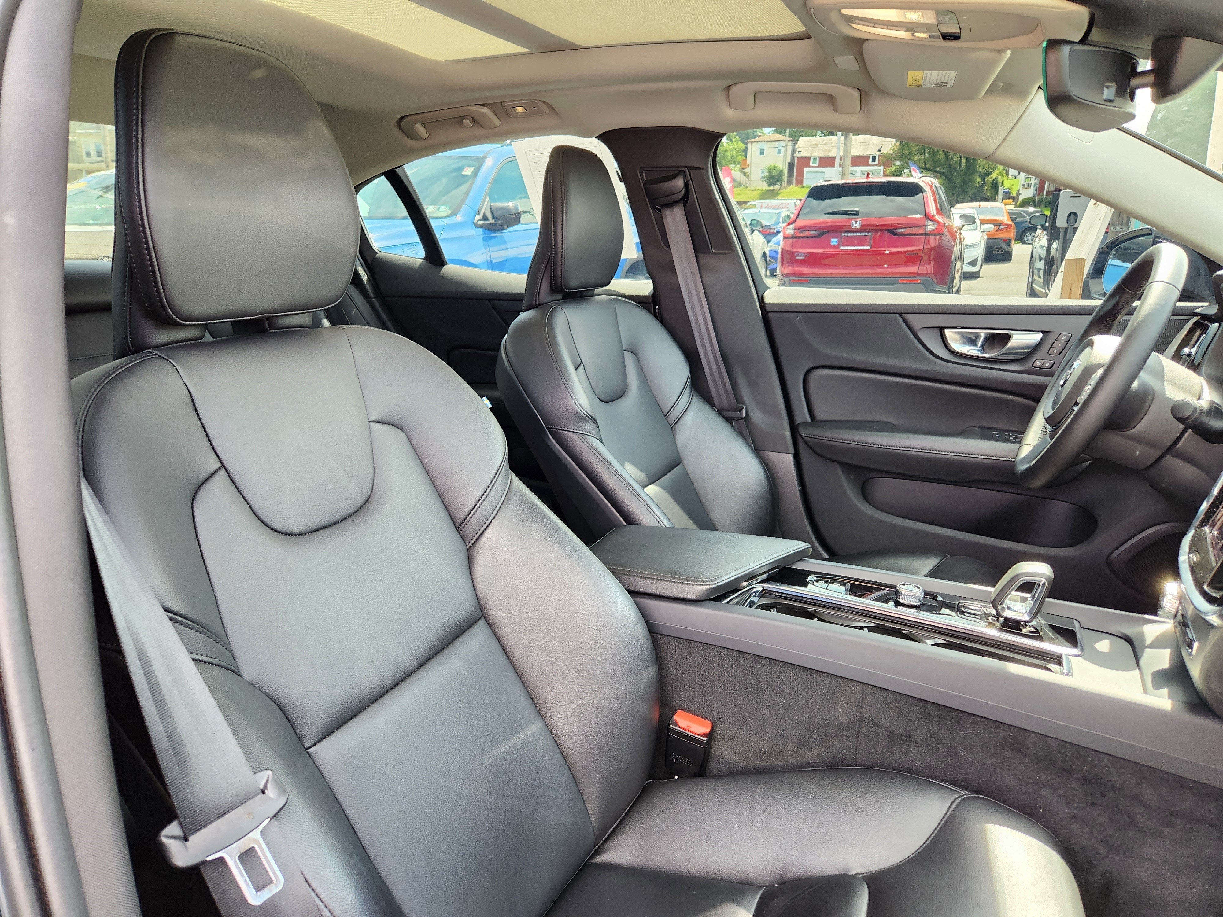 2024 Volvo S60 Core Dark Theme