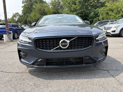 2024 Volvo S60 Core Dark Theme