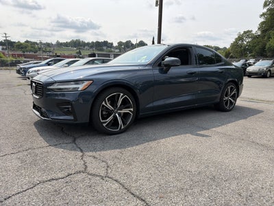 2024 Volvo S60 Core Dark Theme