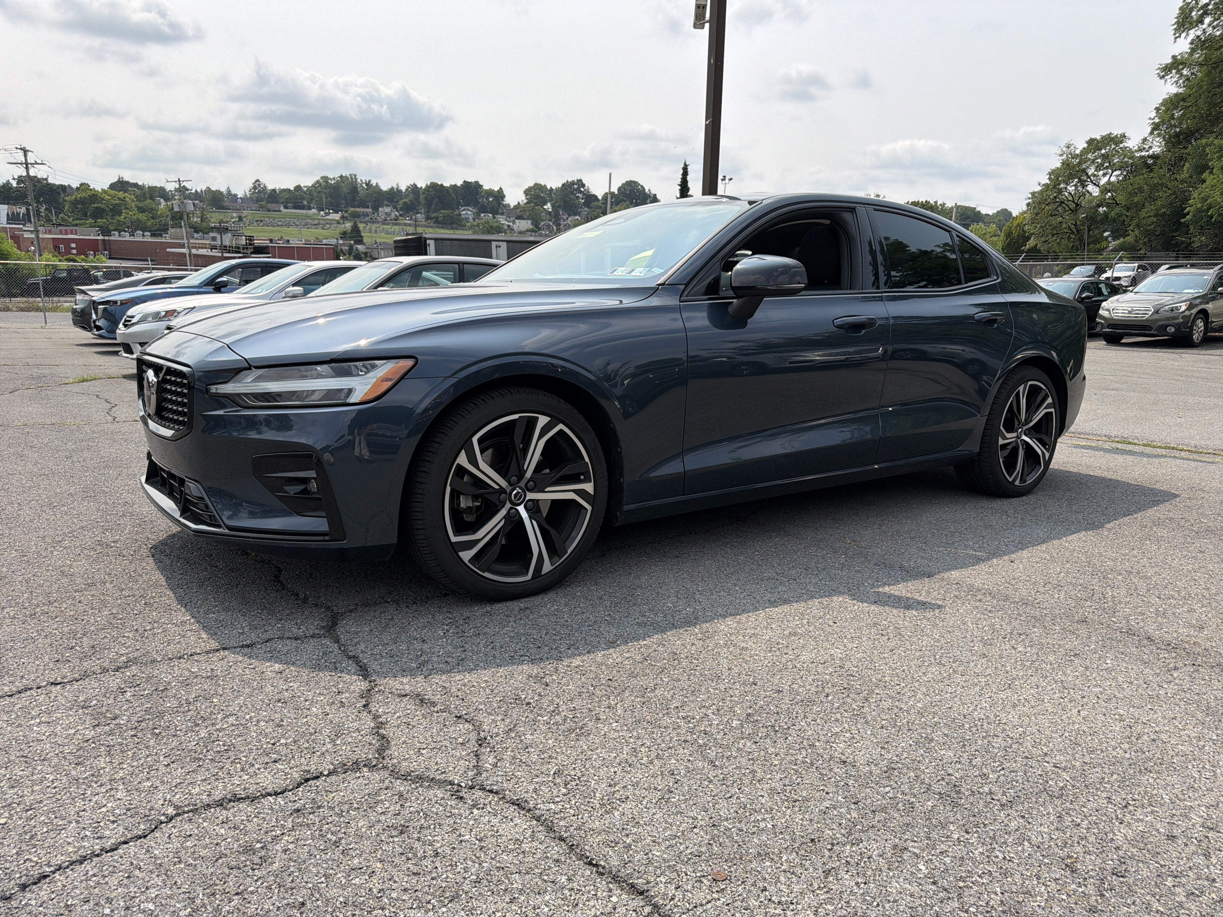 2024 Volvo S60 Core Dark Theme